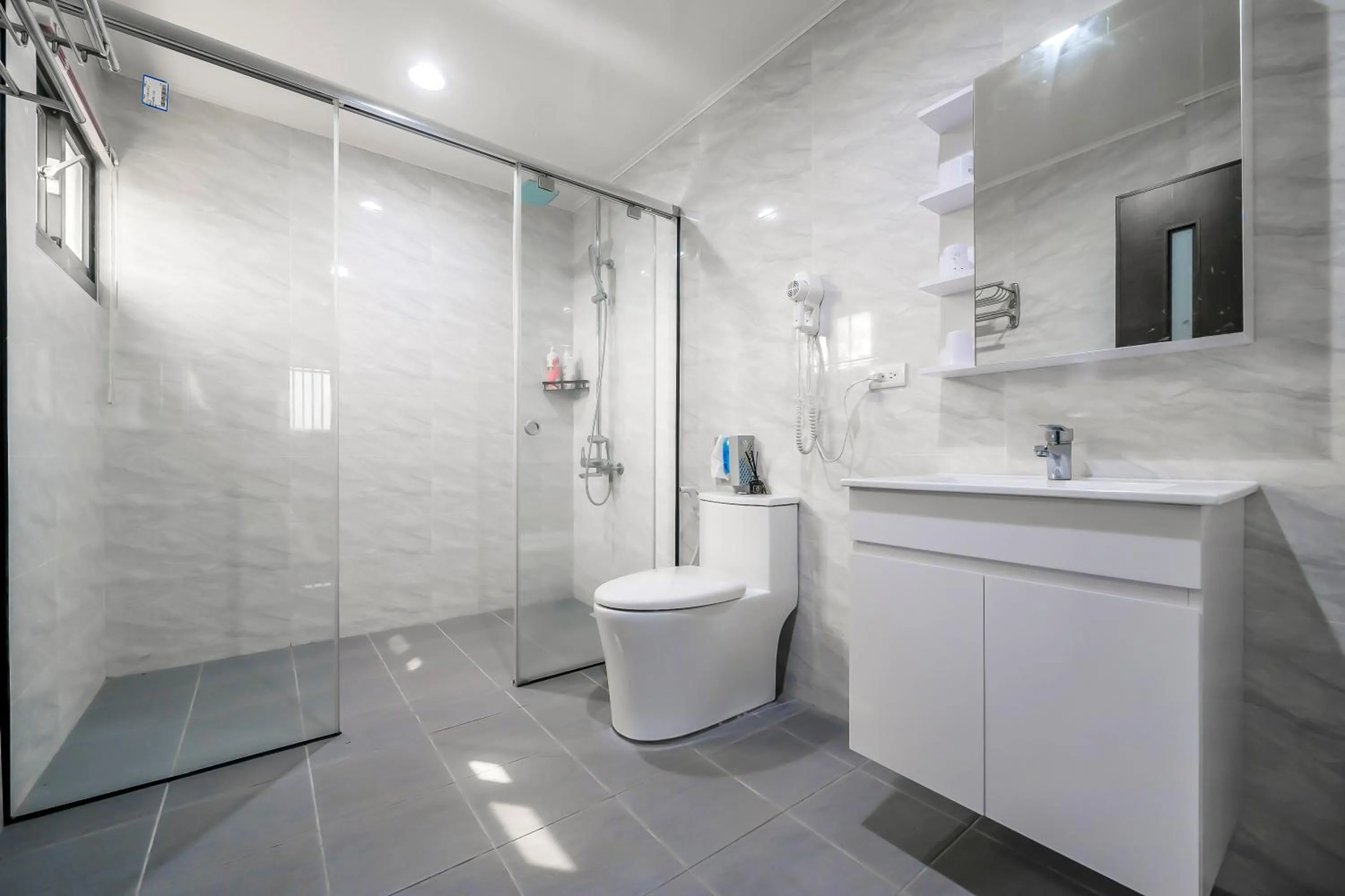 Bathroom in Aleopard