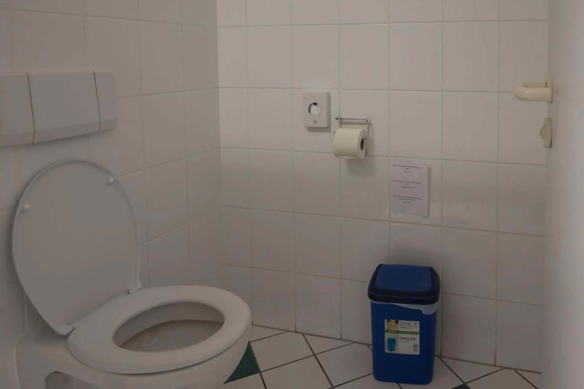 Toilet in Hostel Louise 20