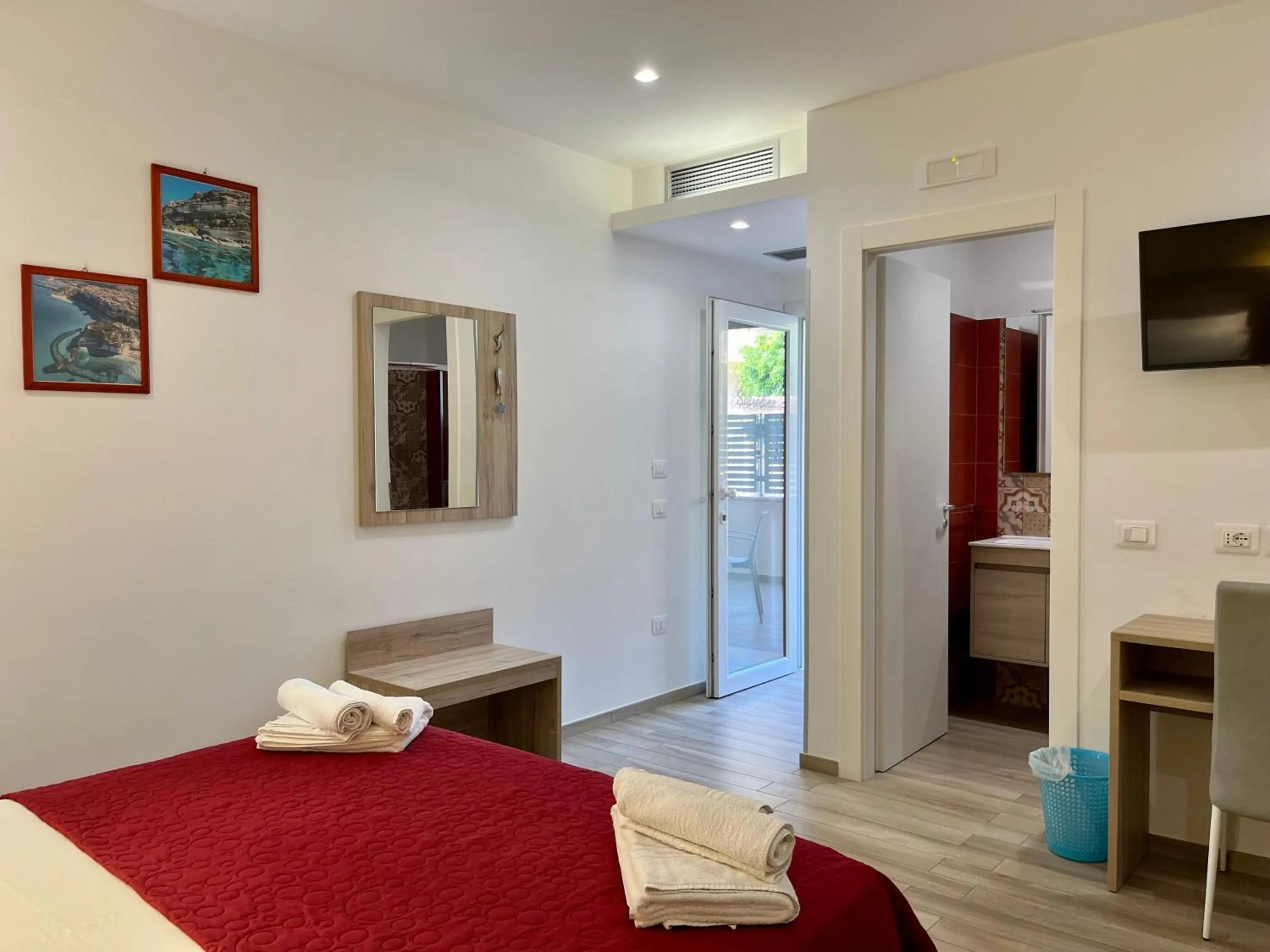 Bed in Salsedine Tropea Capo Vaticano