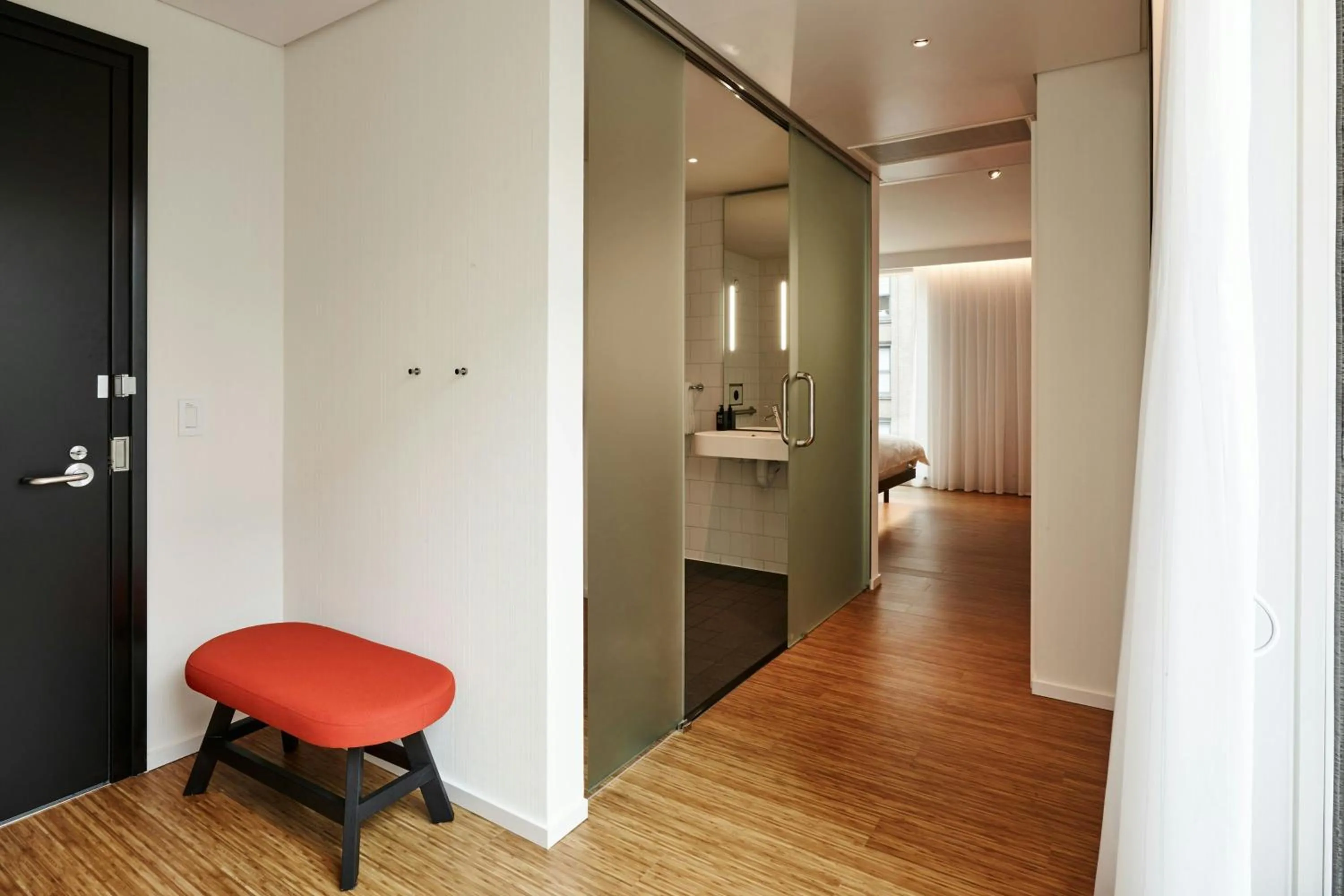 Bedroom in citizenM Los Angeles Downtown