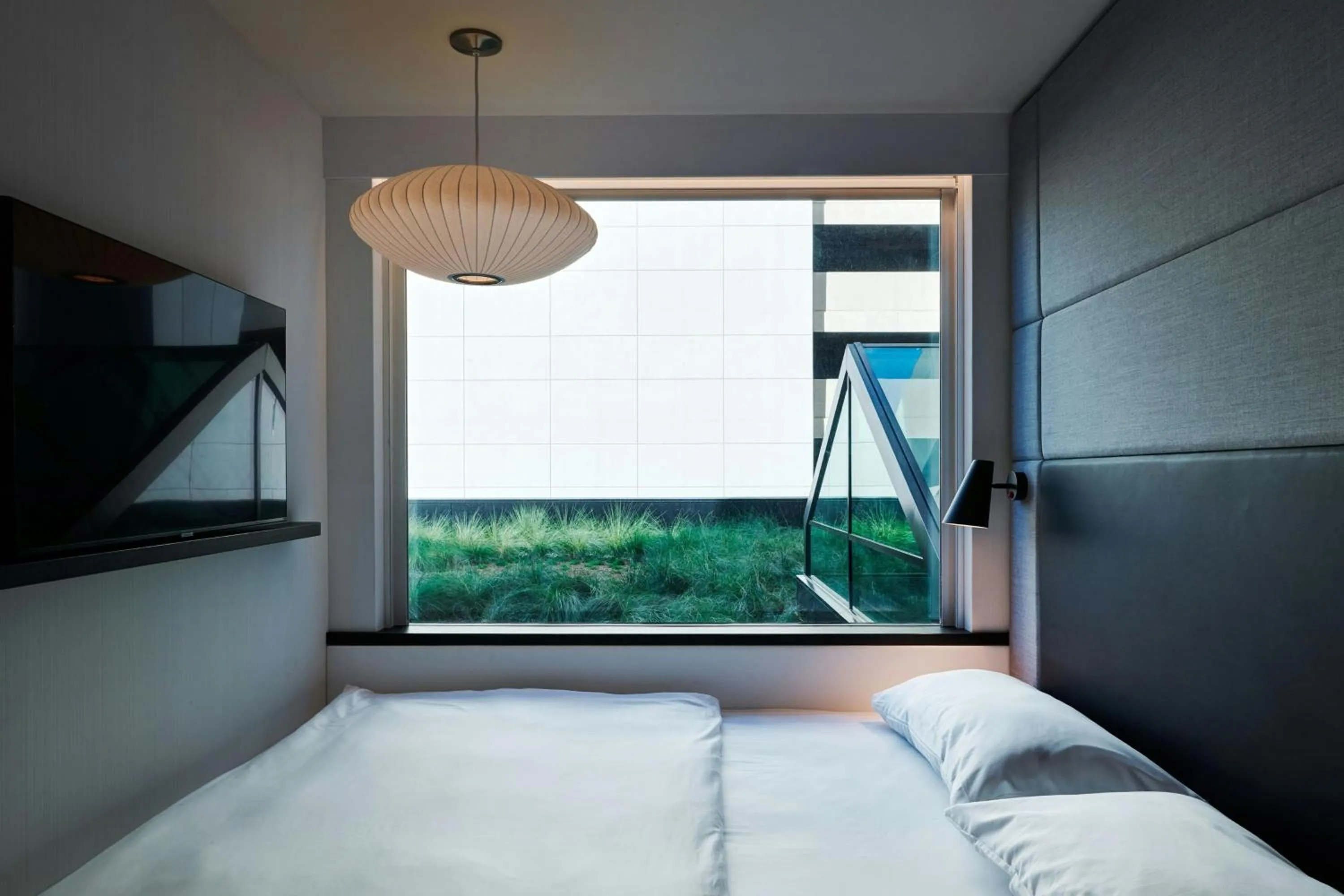 Bedroom, Bed in citizenM Los Angeles Downtown