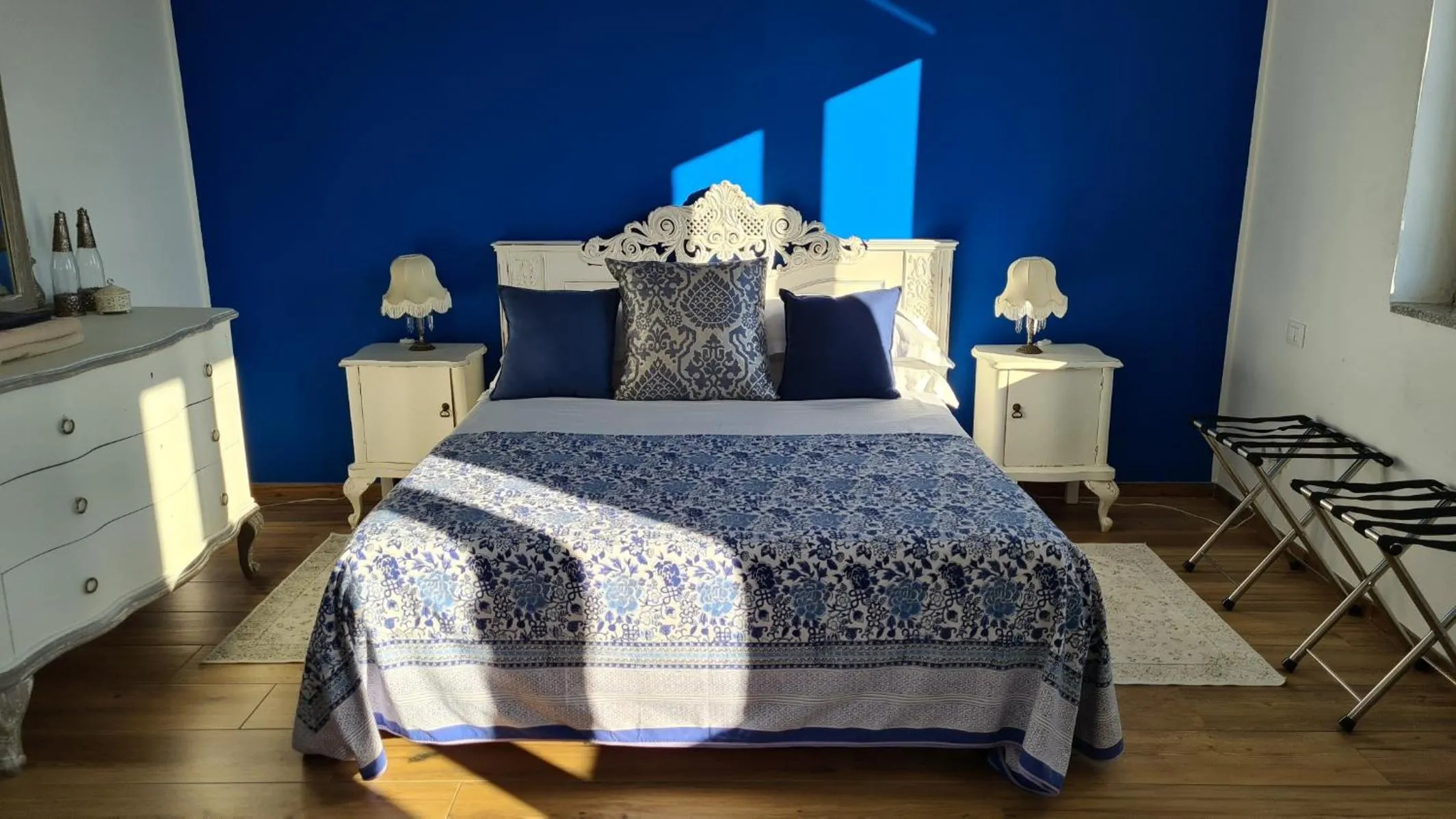 Bedroom, Bed in Dragonfly Appartamento Blu
