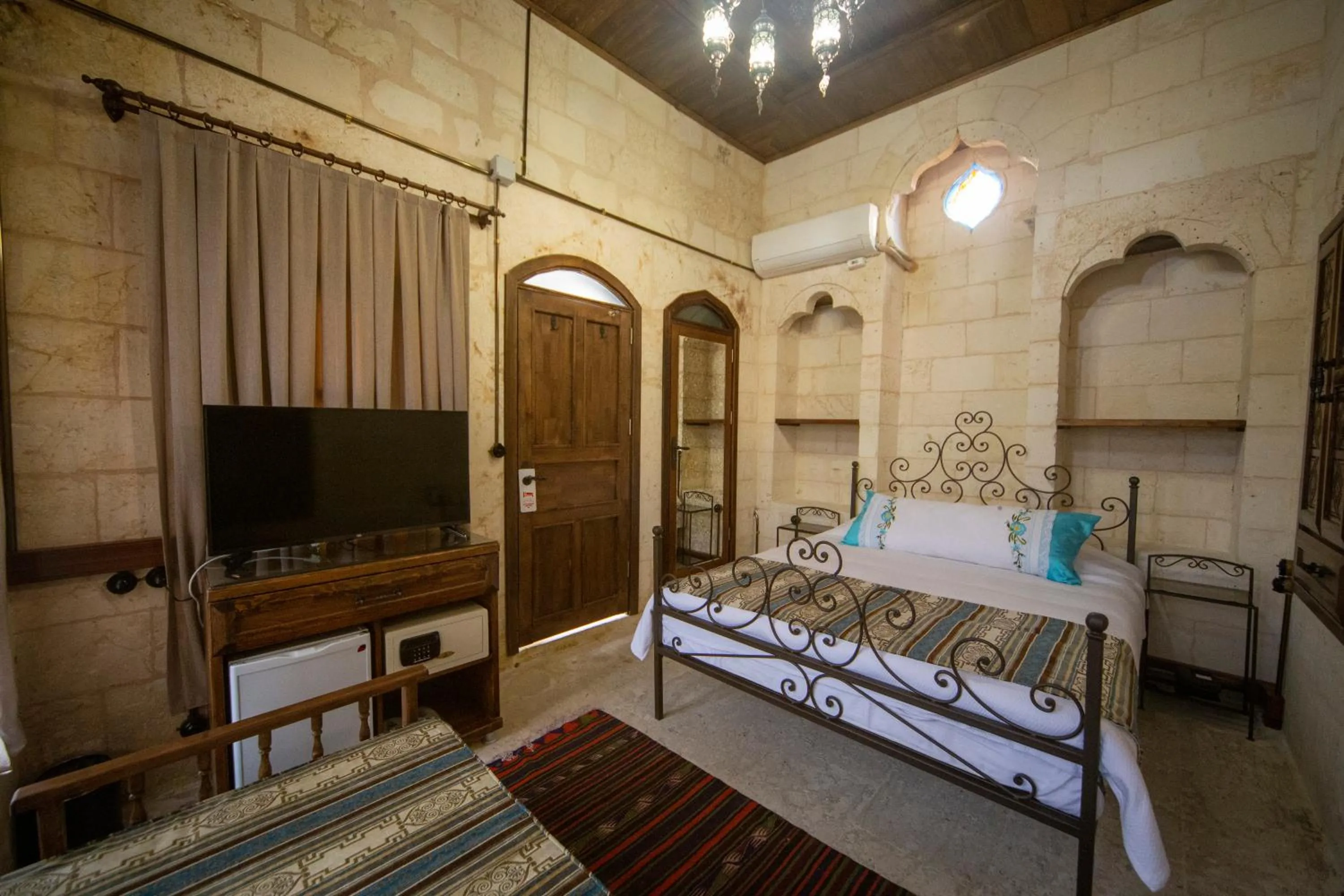 Bed in Hayatlı Konak