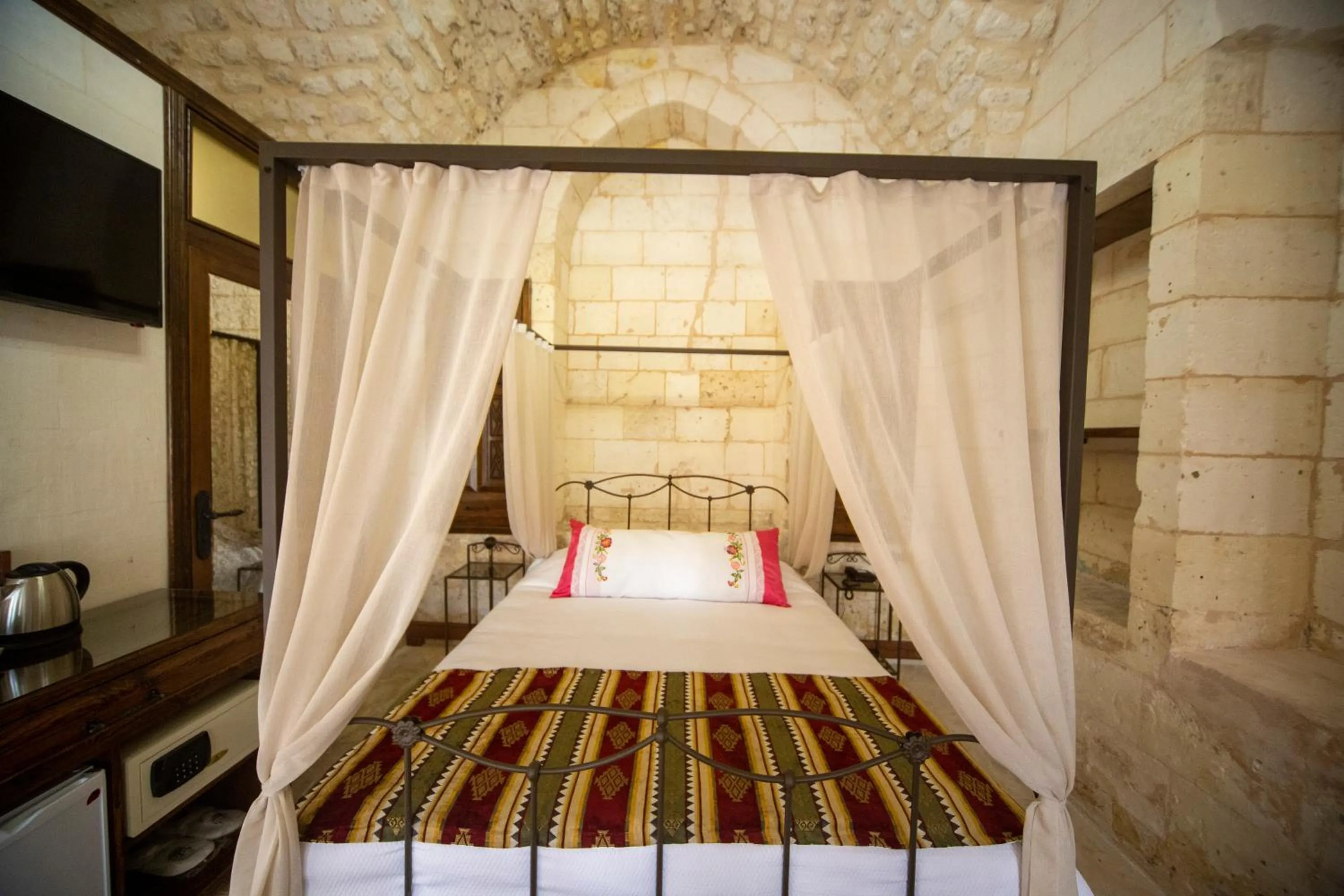 Bed in Hayatlı Konak