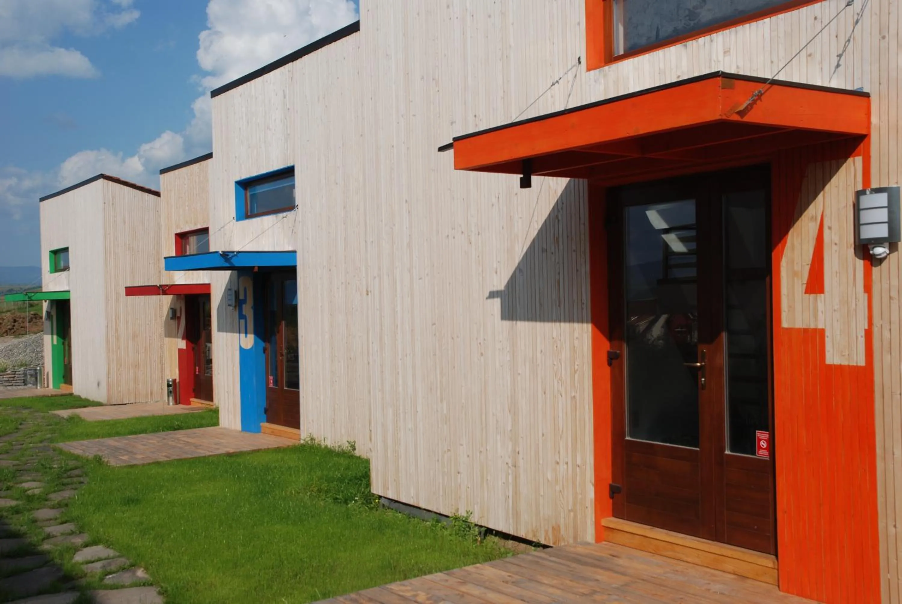 Facade/entrance in Bungalouri Horizont