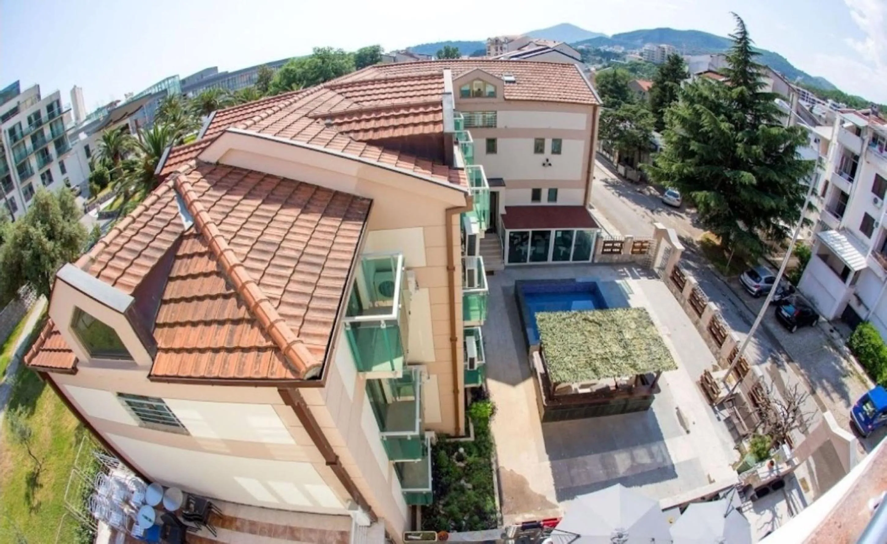 Property building in Domador Rooms & Apartments