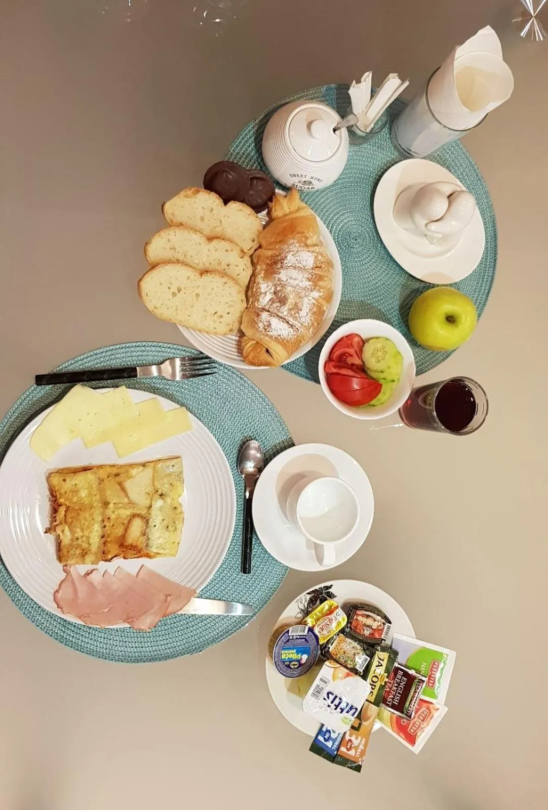 Breakfast in Domador Rooms & Apartments