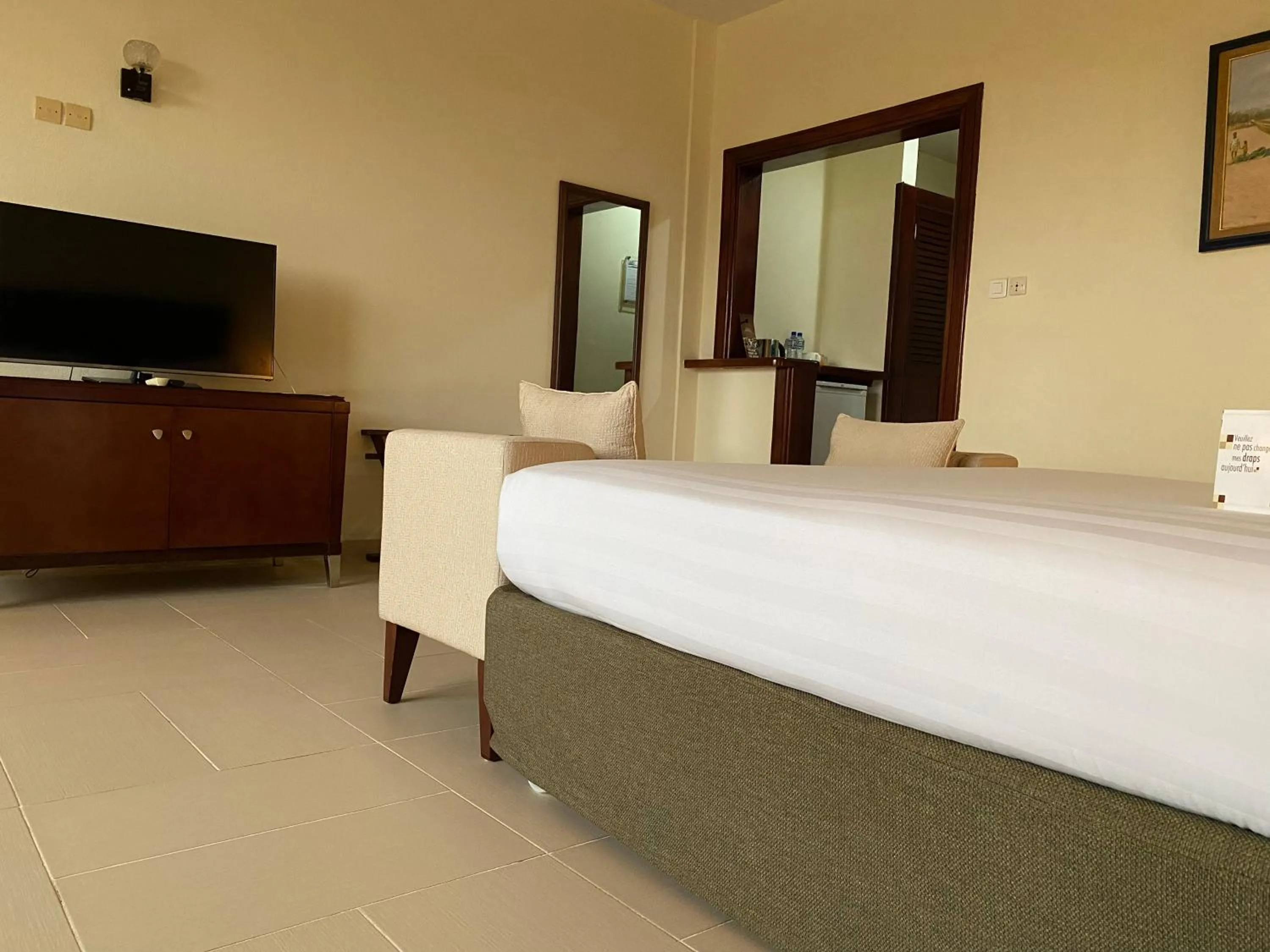 TV and multimedia, Bed in Hôtel Sancta Maria