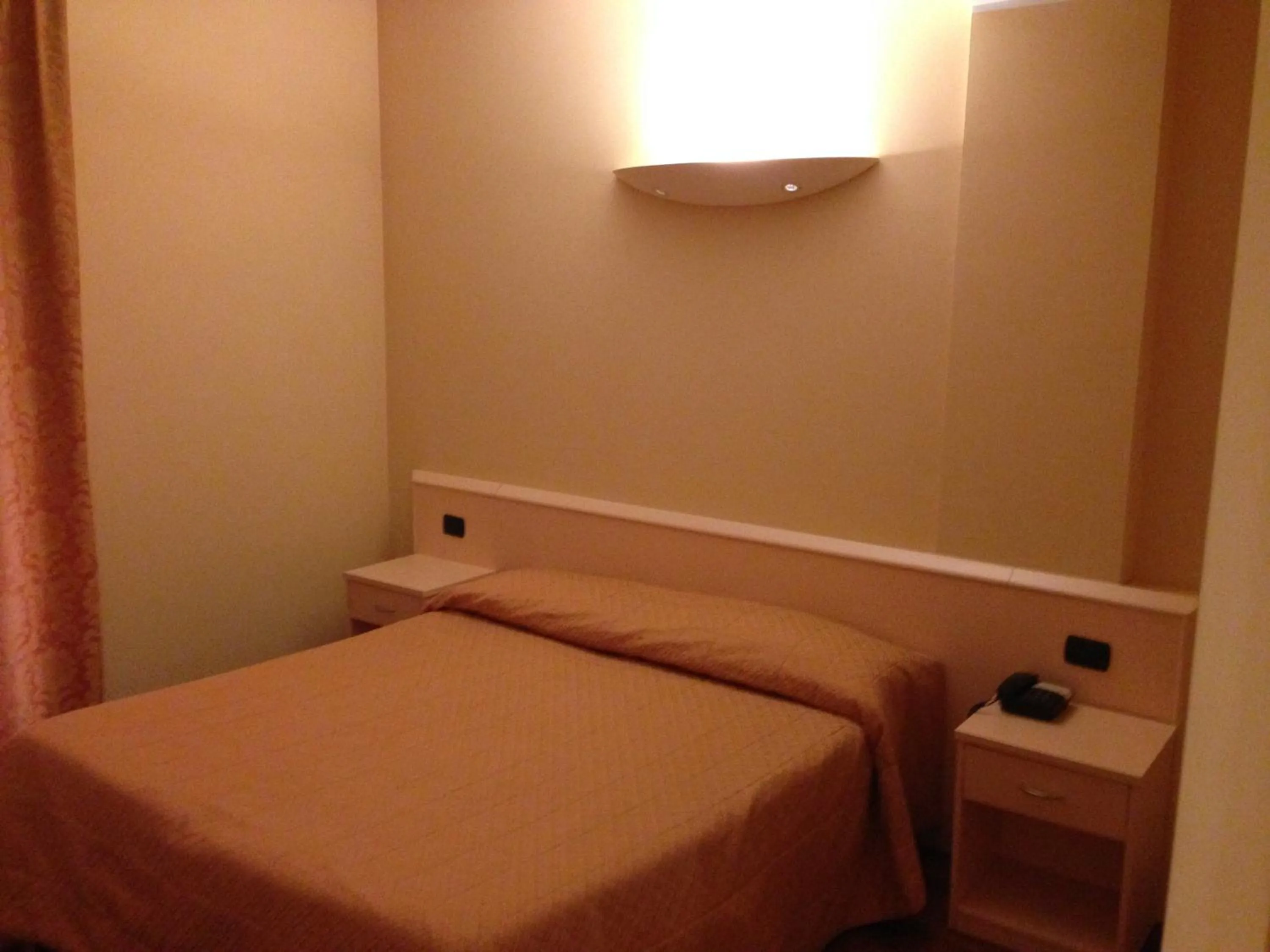 Bedroom, Bed in Caprice