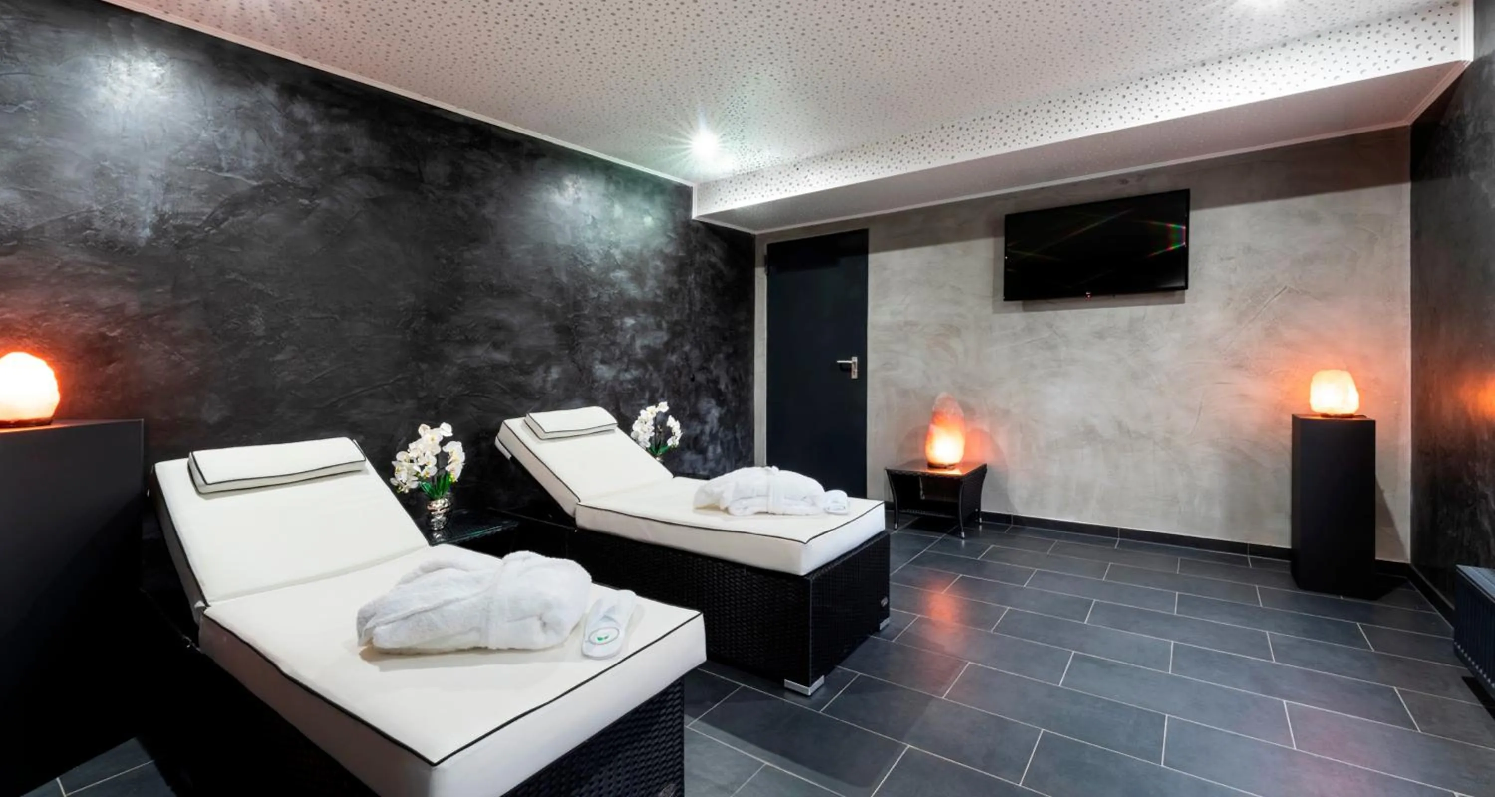 Spa and wellness centre/facilities in PLAZA Premium Parkhotel Norderstedt