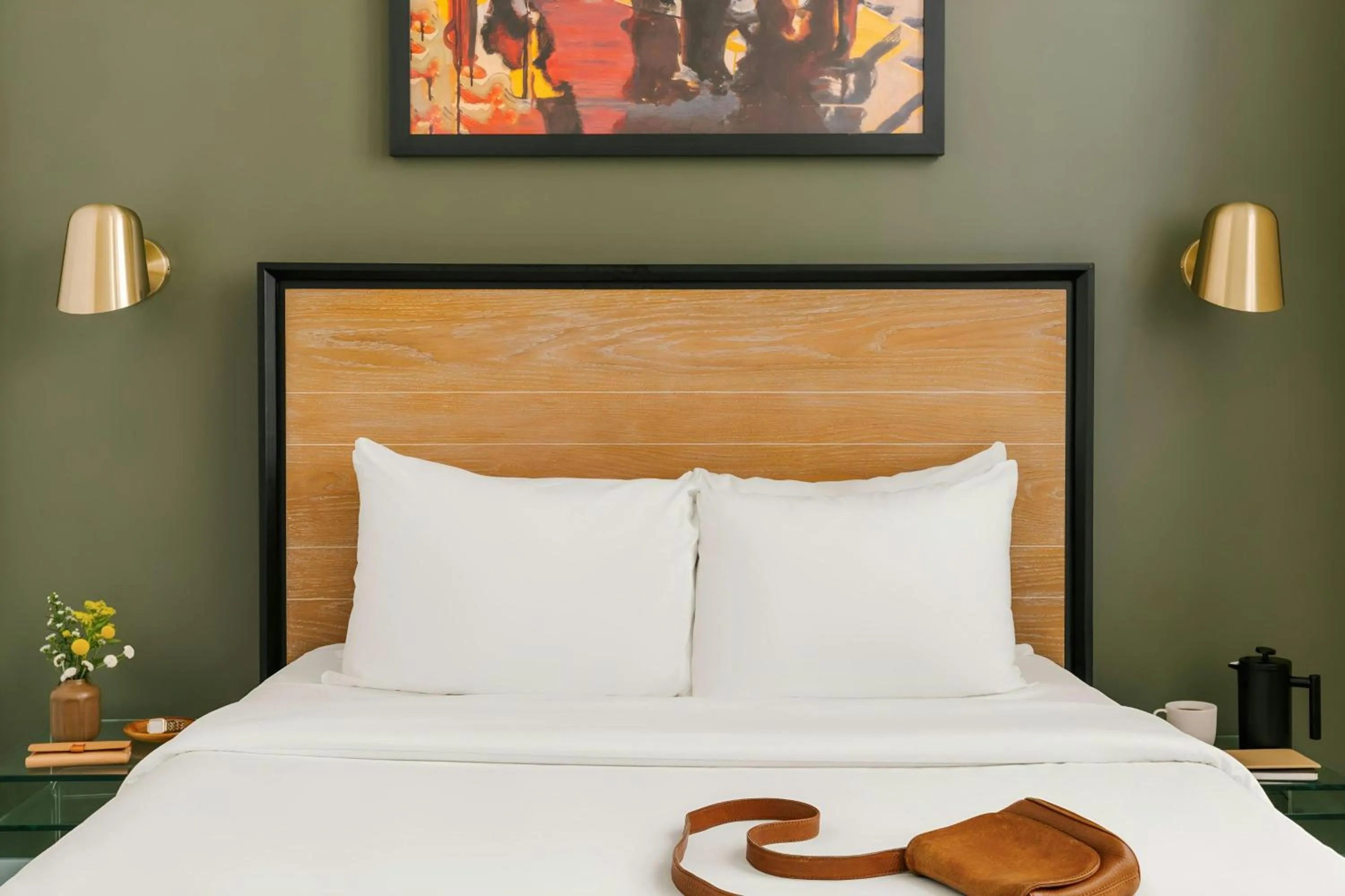 Bedroom, Bed in Sonder by Marriott Bonvoy Jewelers Row Apartments Millenium Park