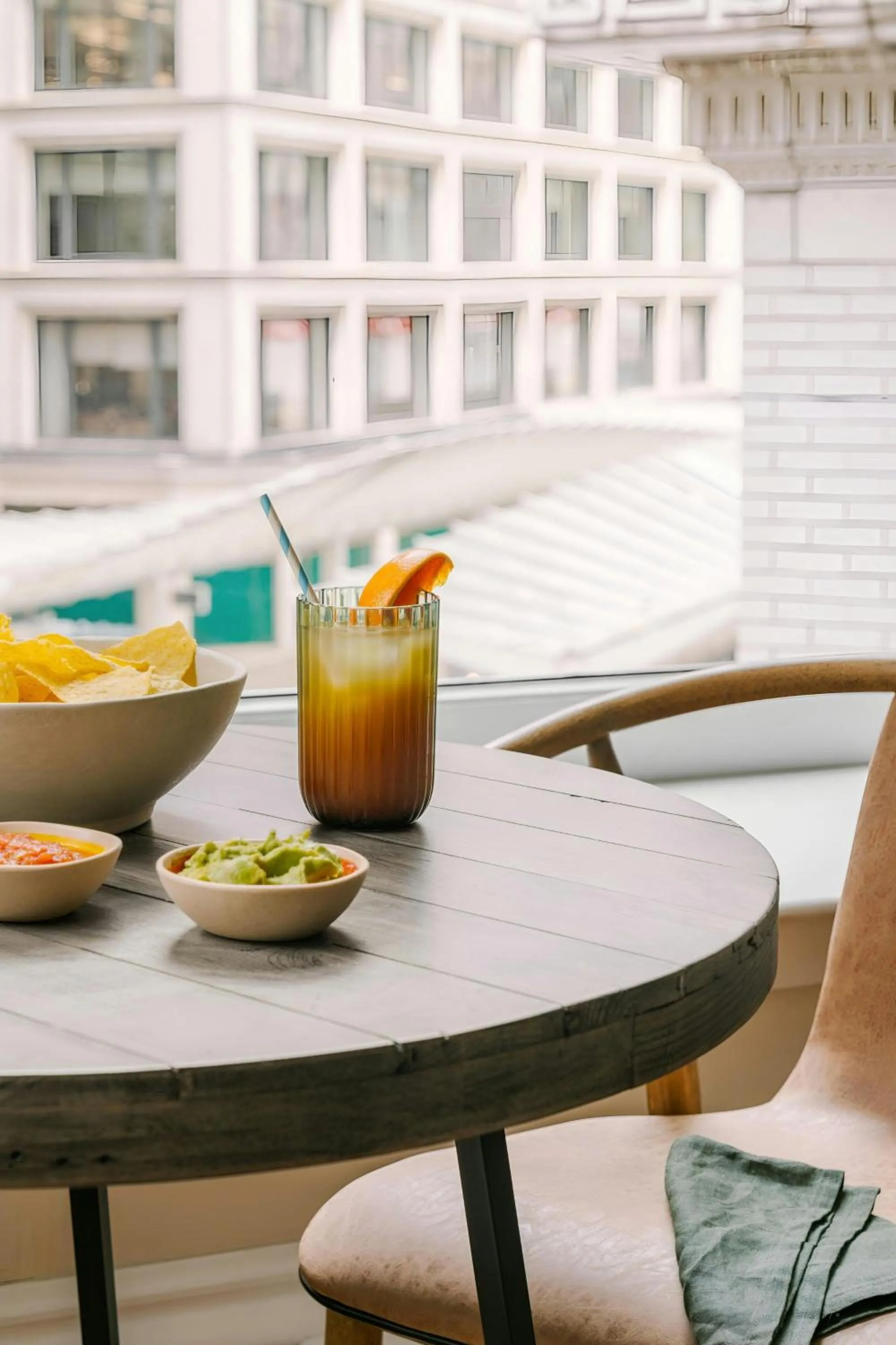 Photo of the whole room in Sonder by Marriott Bonvoy Jewelers Row Apartments Millenium Park