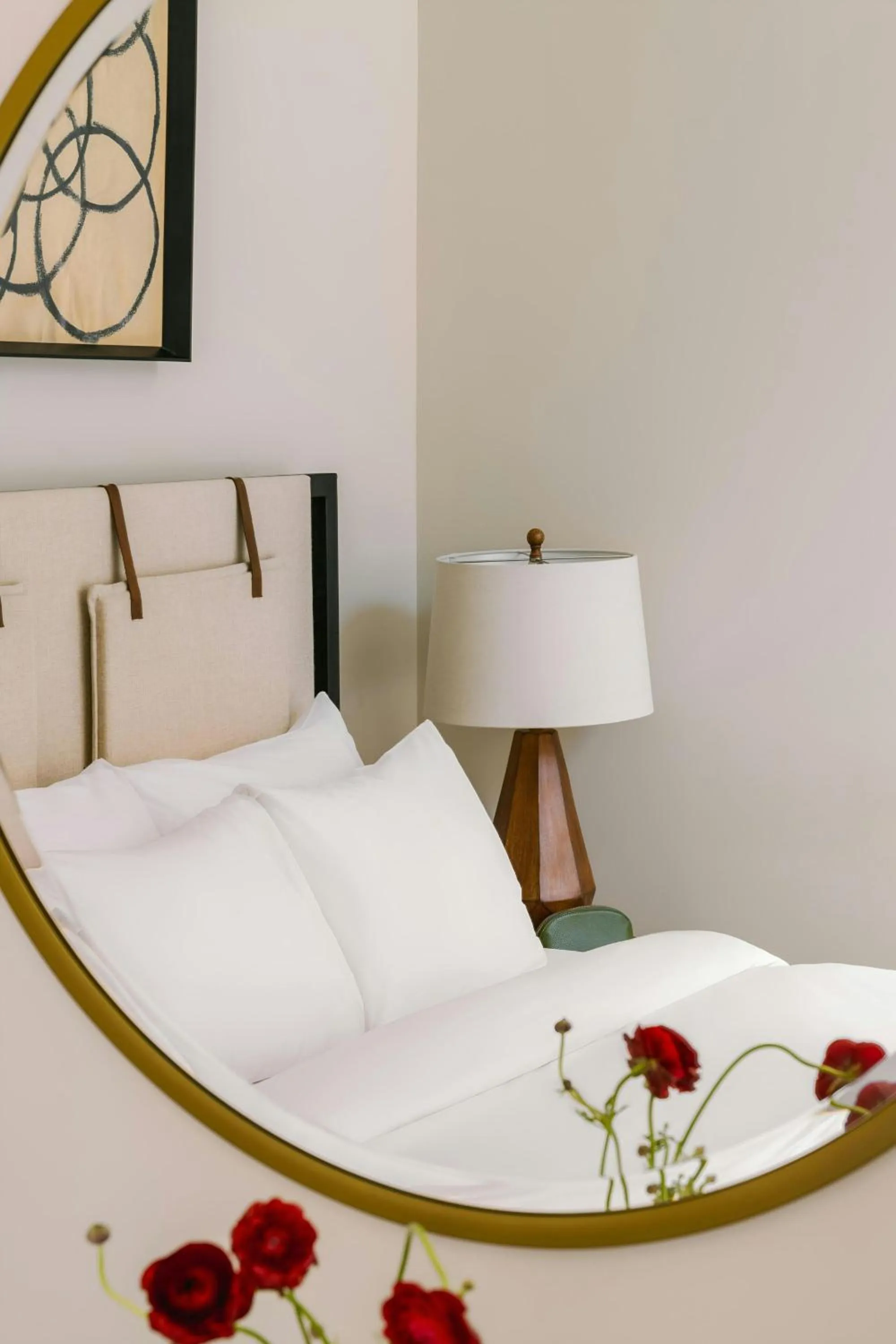 Bedroom, Bed in Sonder by Marriott Bonvoy Jewelers Row Apartments Millenium Park