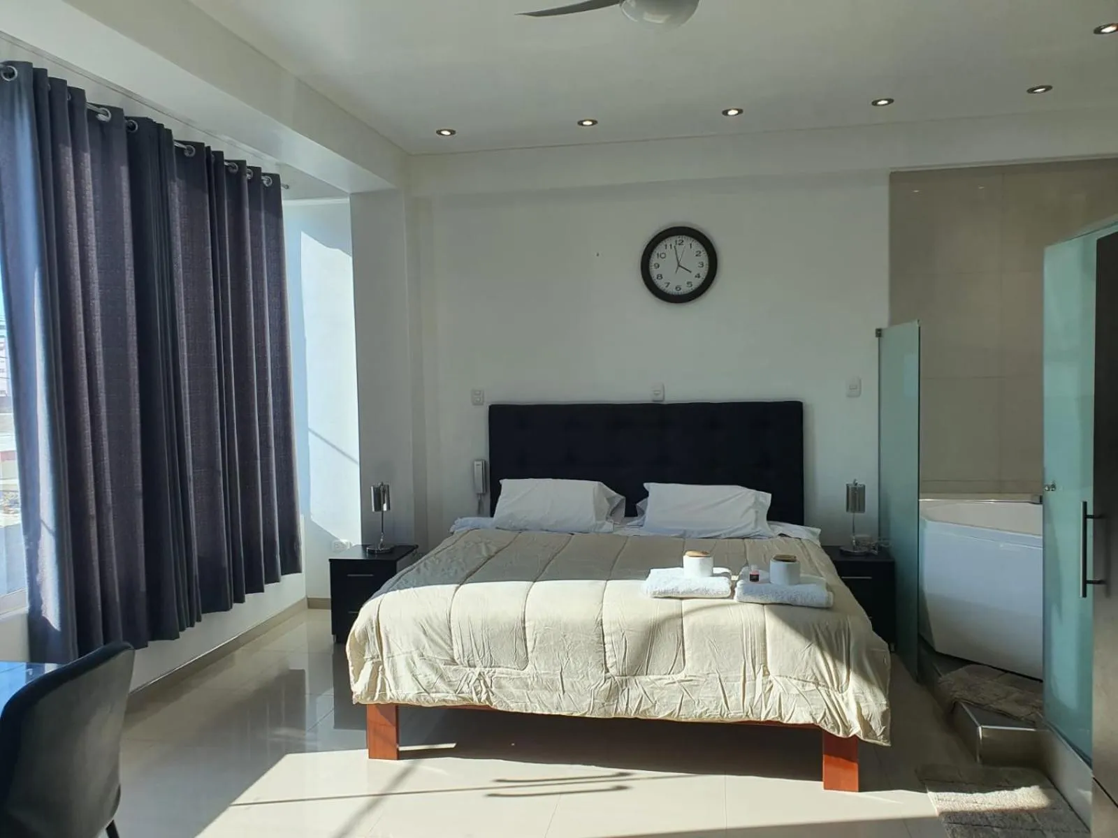 Photo of the whole room, Bed in GOLDEN SKY