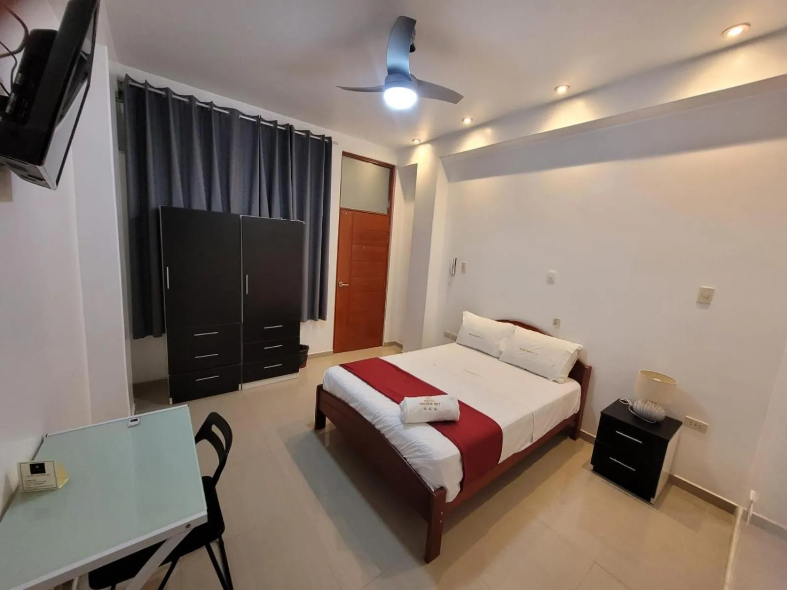 Photo of the whole room, Bed in GOLDEN SKY