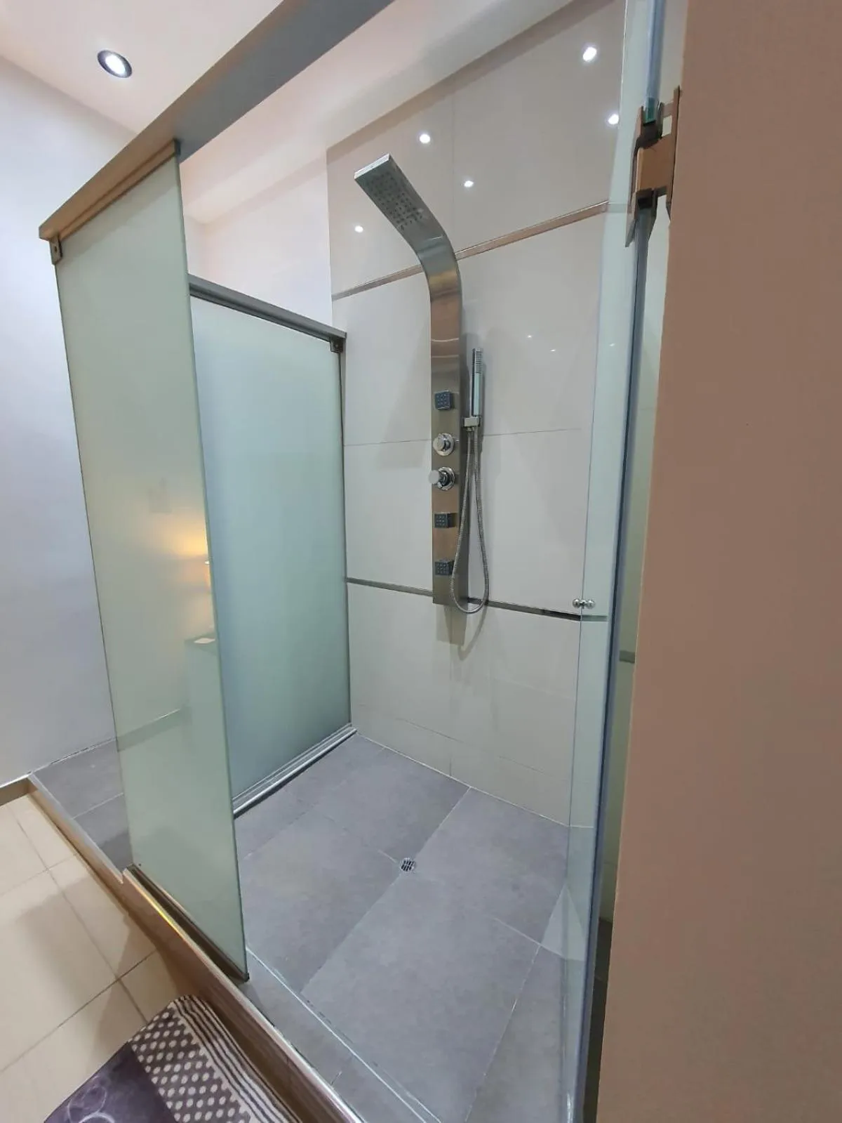 Bathroom in GOLDEN SKY