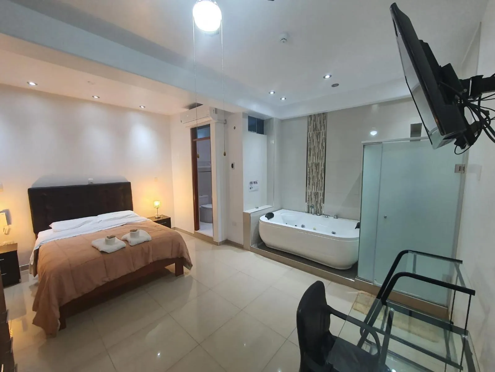 Photo of the whole room, Bed in GOLDEN SKY