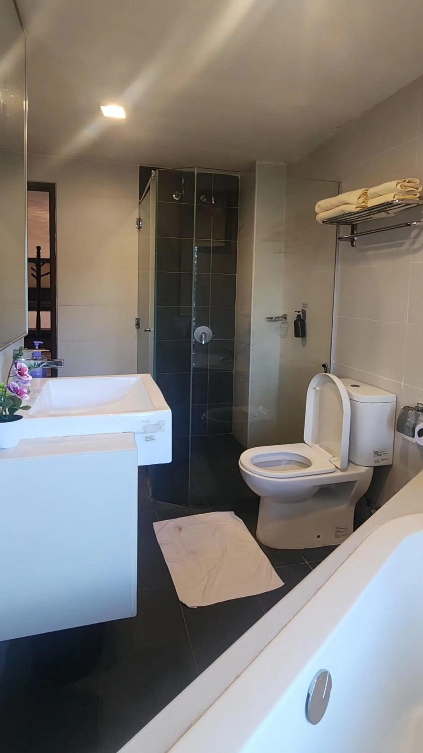 Samsuria Beach Resort & Residence