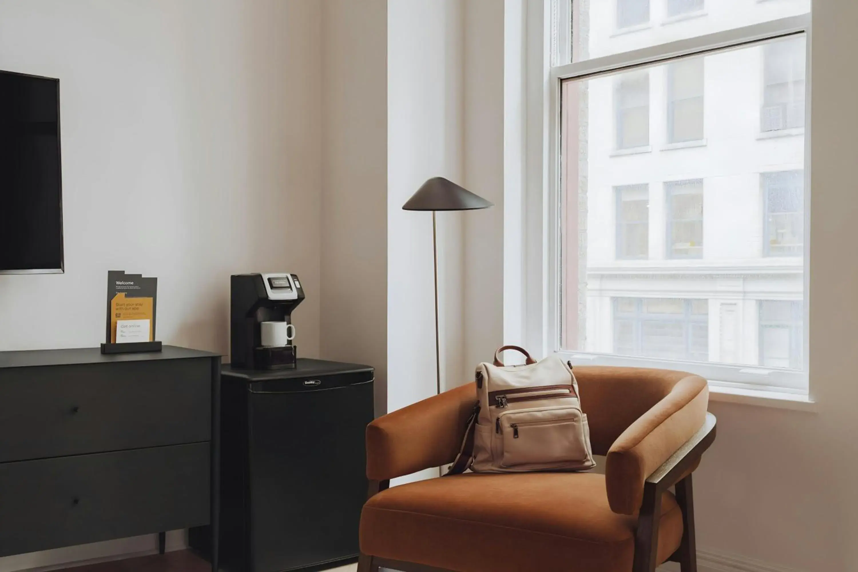 Queen Room - Mobility and Hearing Accessible with Transfer Shower in Flatiron Hotel, Sonder by Marriott Bonvoy Queen Room - Mobility and Hearing Accessible with Transfer Shower in Flatiron Hotel, Sonder by Marriott Bonvoy