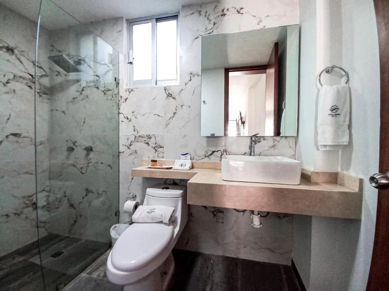 Shower in AZUL ARENA Hotel Boutique