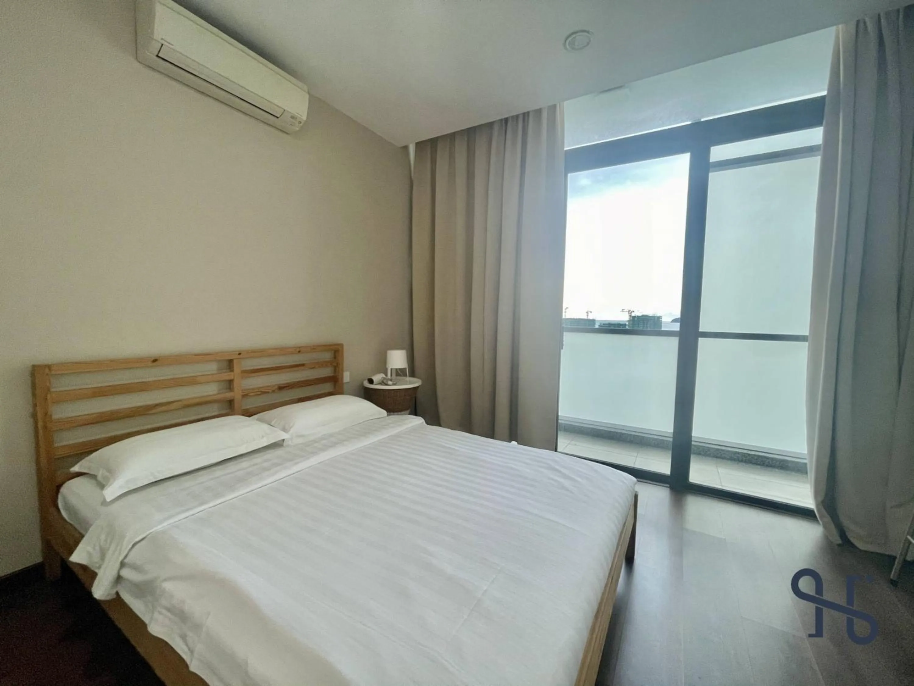 Bedroom, Bed in Homesuite' Home at Riverson Soho