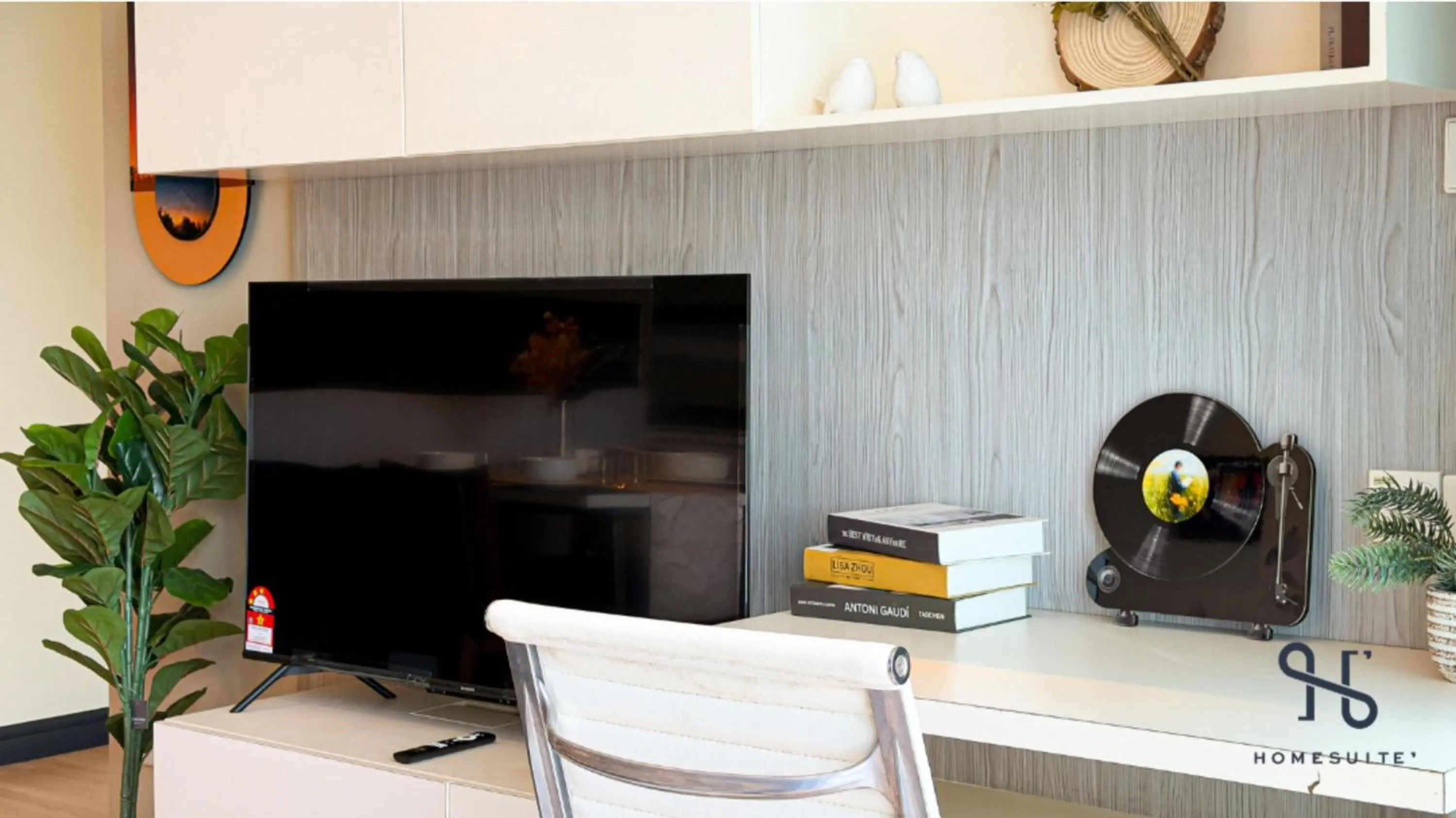 TV and multimedia in Homesuite' Home at Riverson Soho