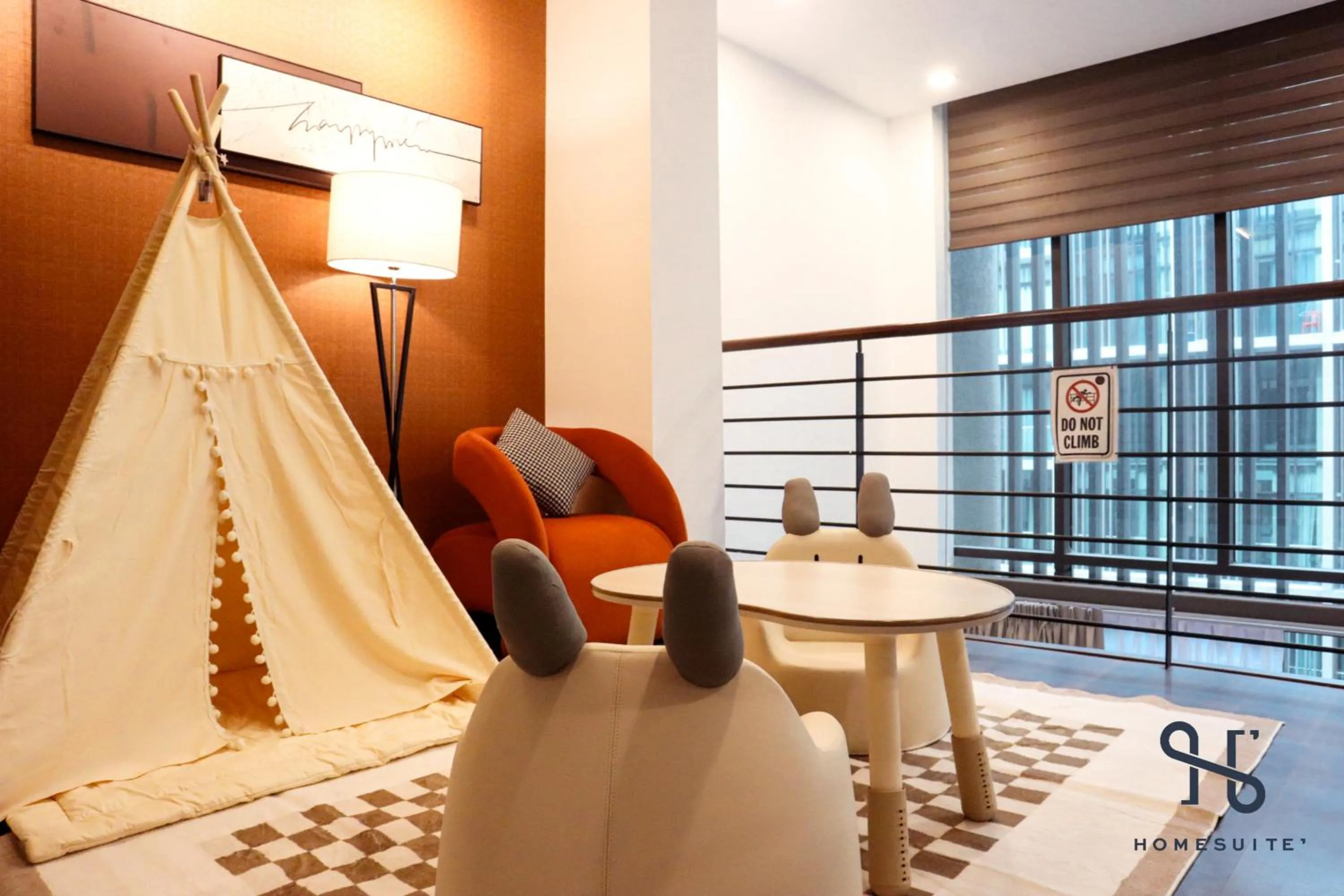 Bedroom in Homesuite' Home at Riverson Soho