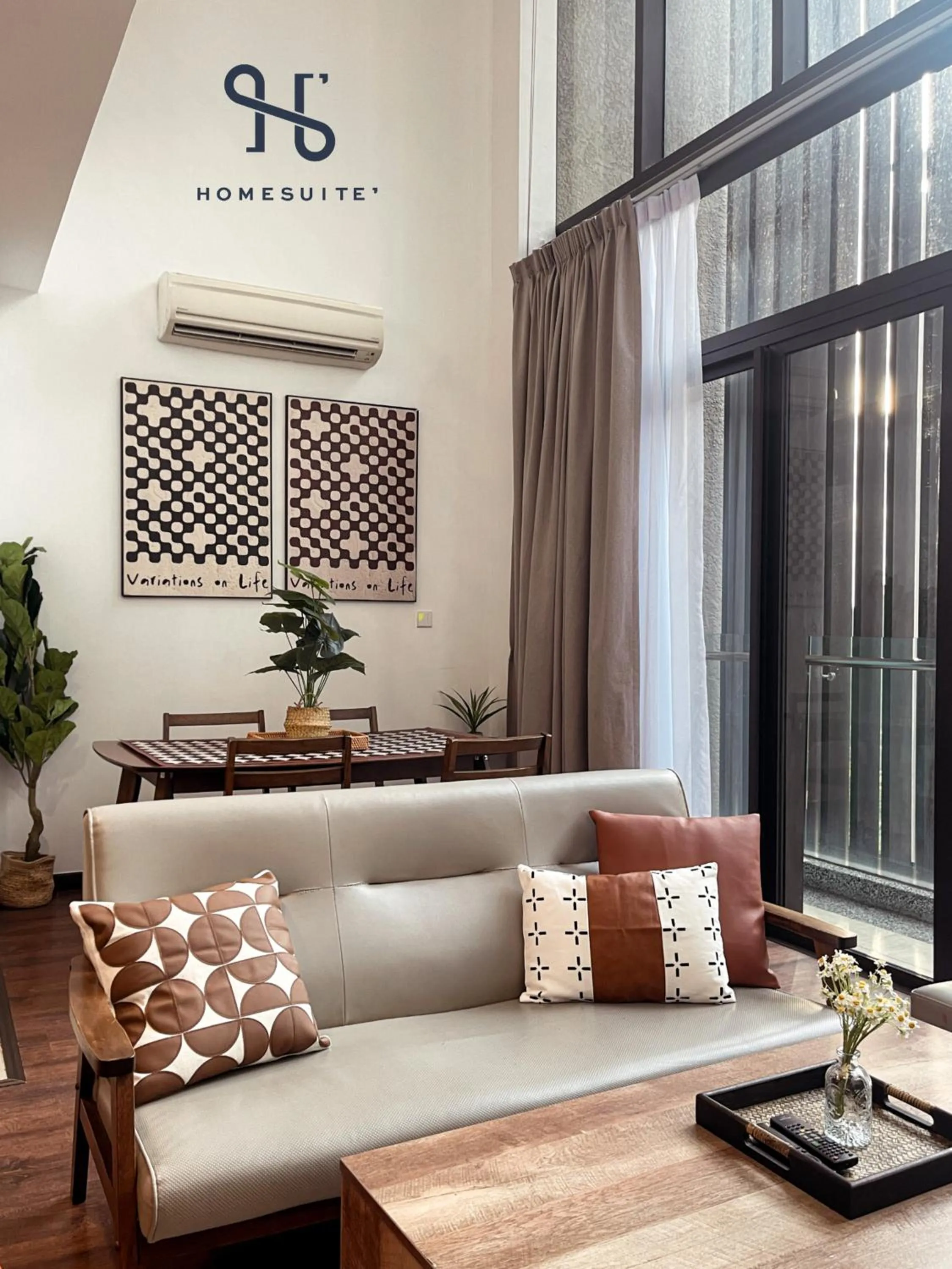 Seating area in Homesuite' Home at Riverson Soho