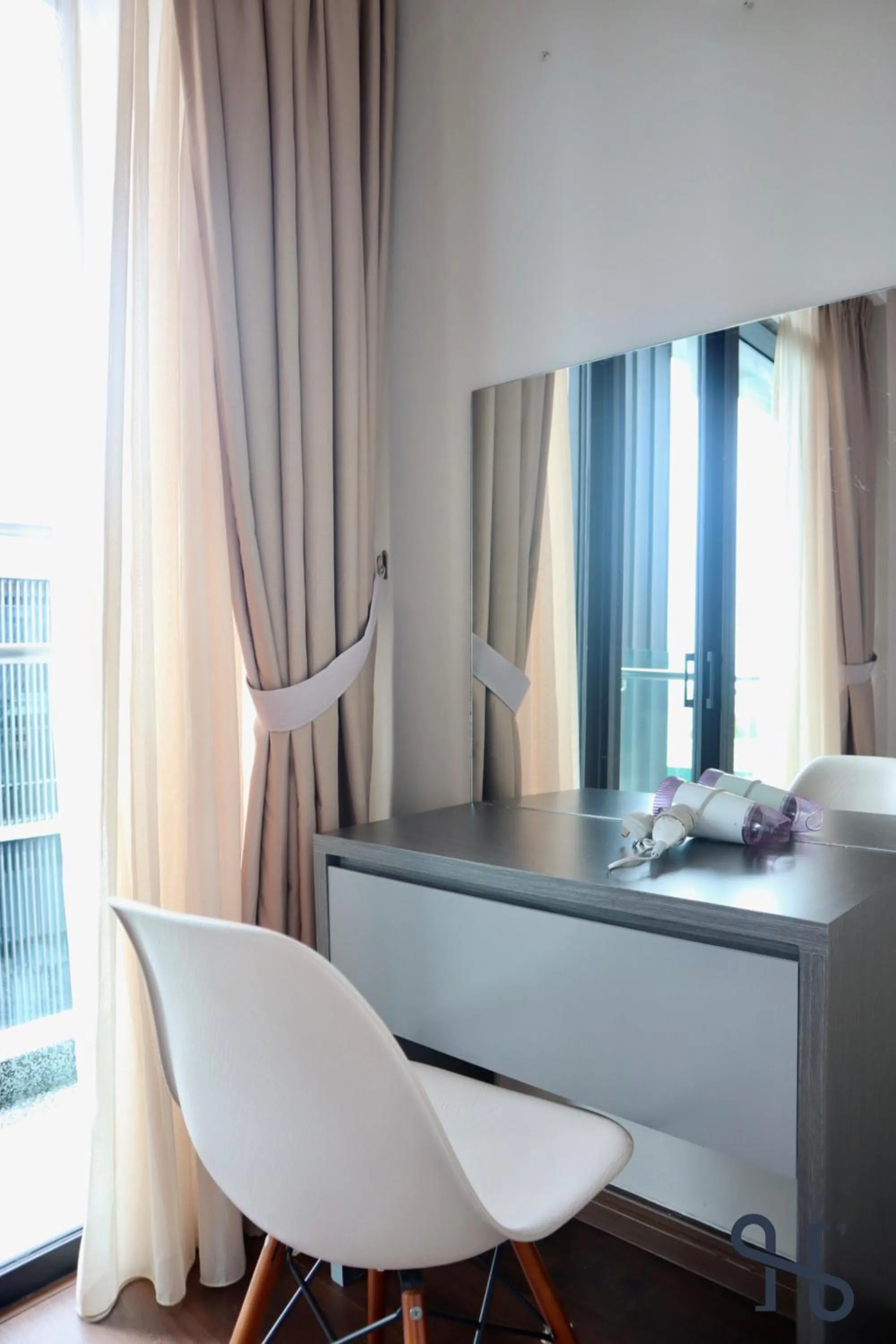 Living room in Homesuite' Home at Riverson Soho