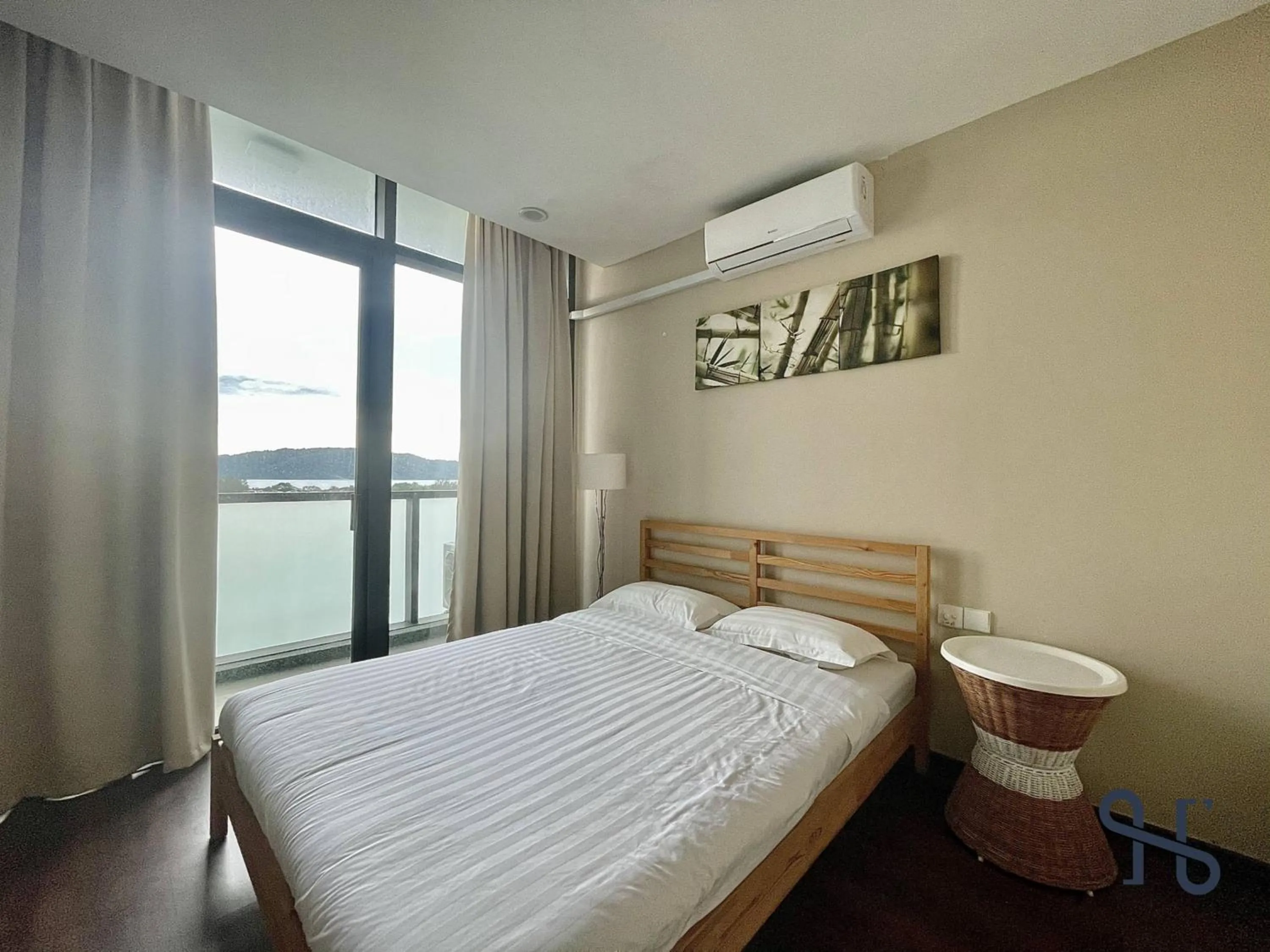 Bedroom, Bed in Homesuite' Home at Riverson Soho