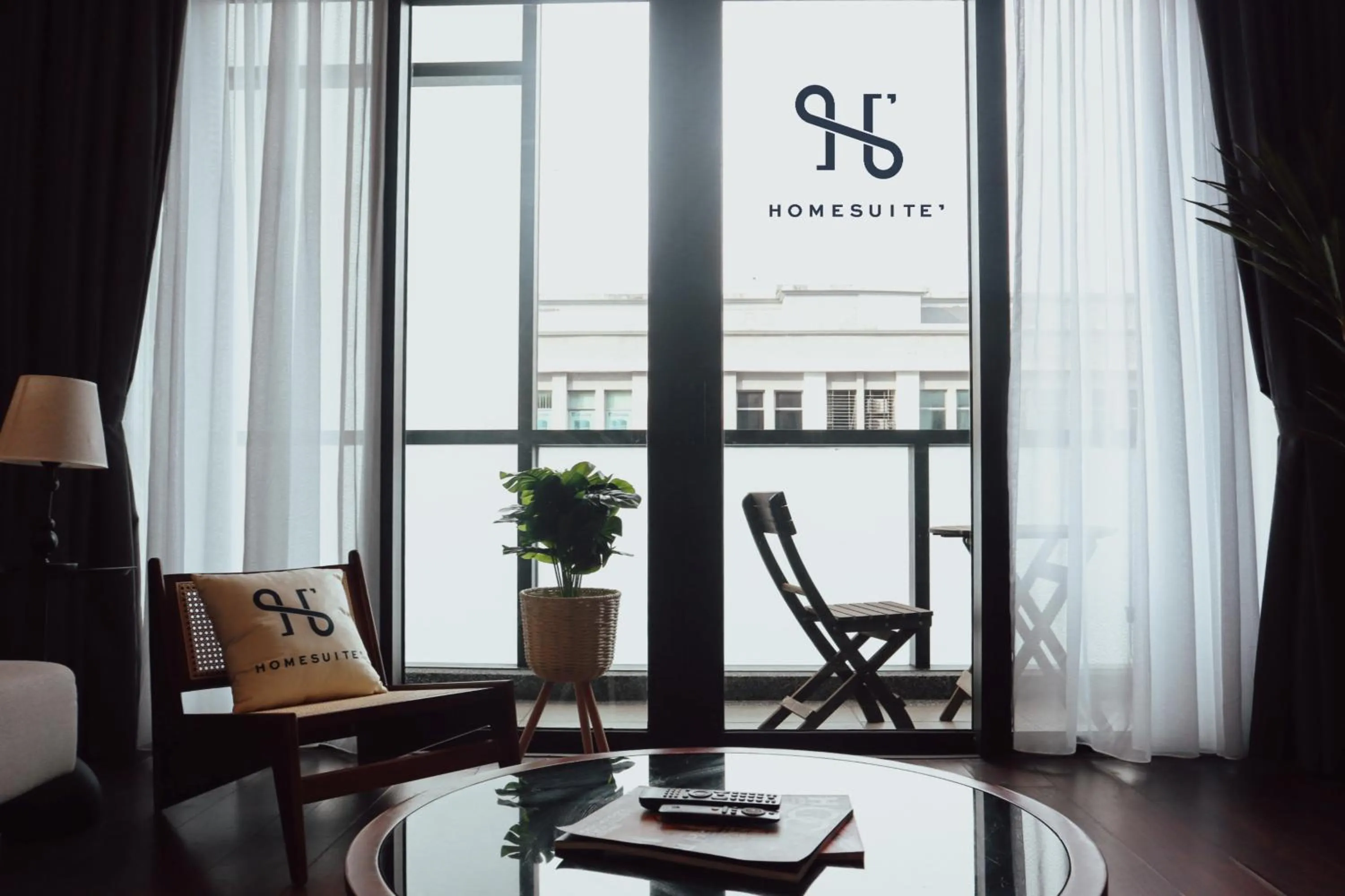 Living room in Homesuite' Home at Riverson Soho