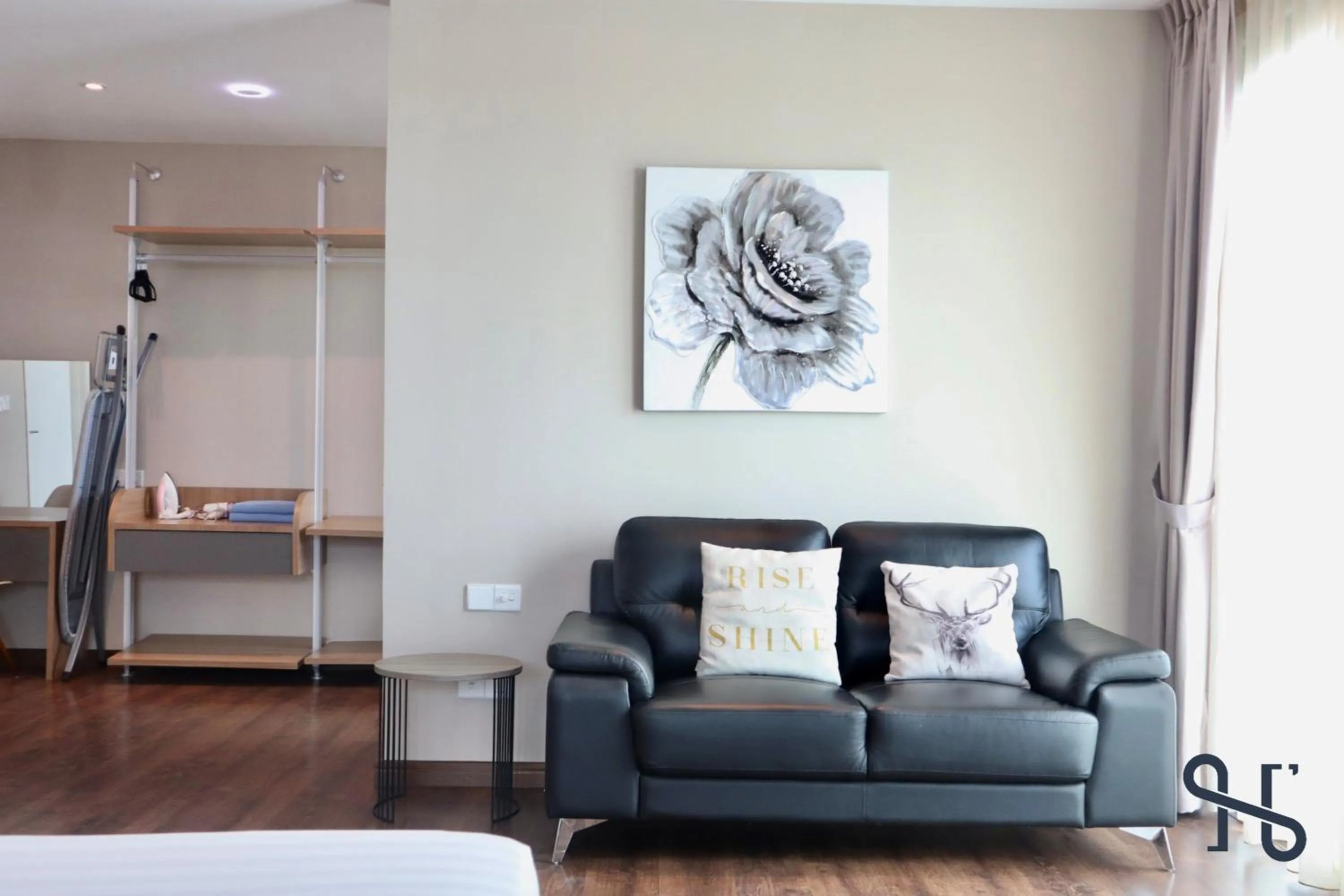 Living room in Homesuite' Home at Riverson Soho