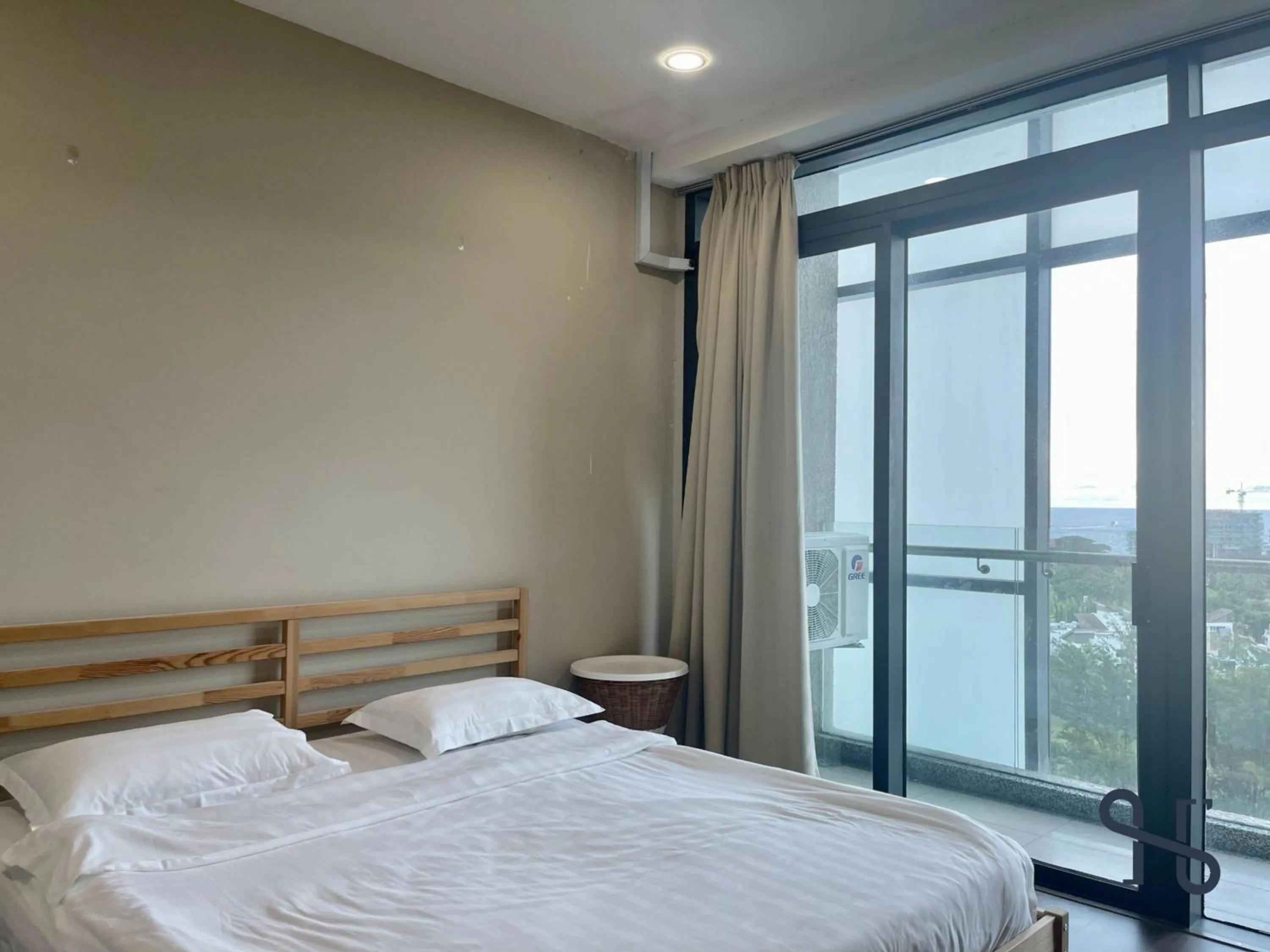 Bedroom, Bed in Homesuite' Home at Riverson Soho