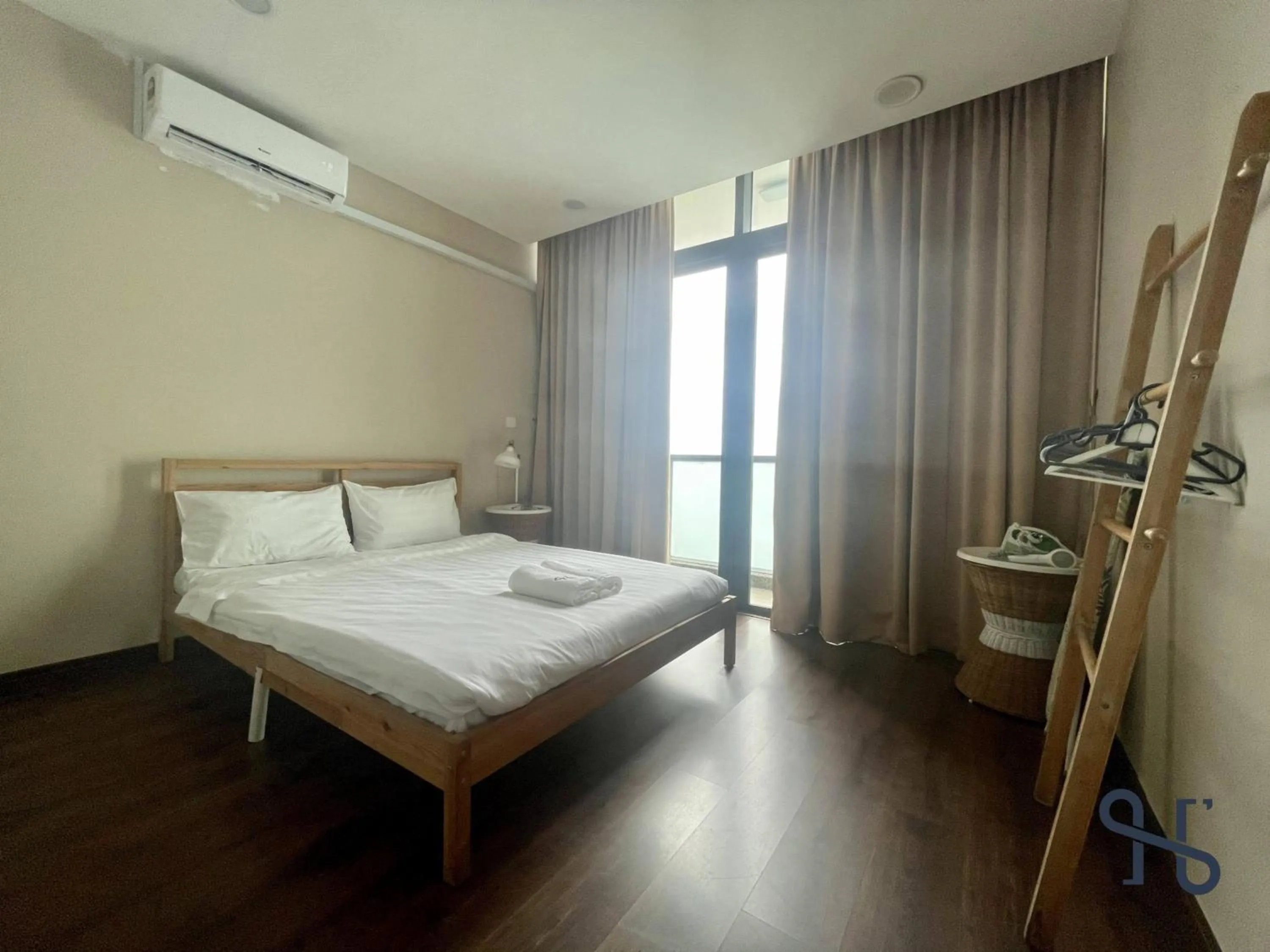 Bedroom, Bed in Homesuite' Home at Riverson Soho