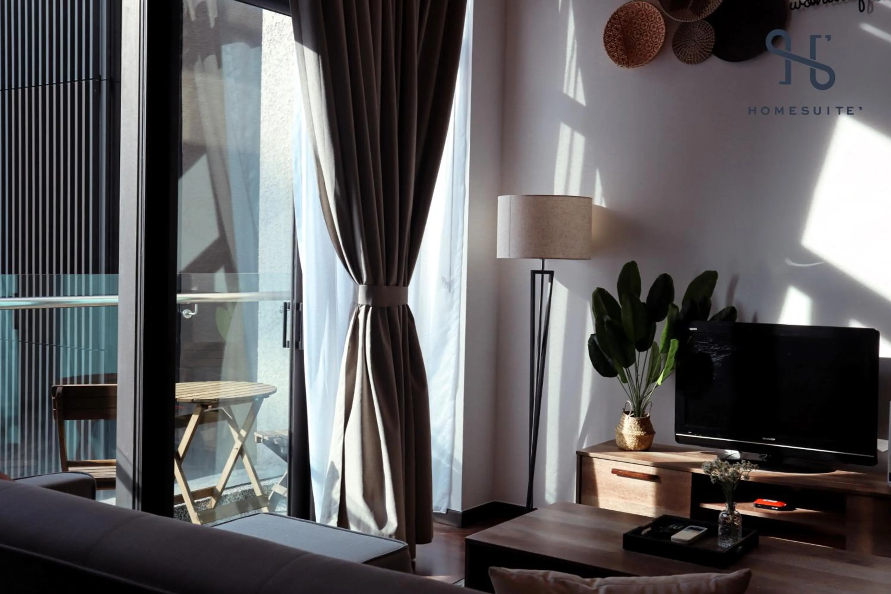 Seating area in Homesuite' Home at Riverson Soho