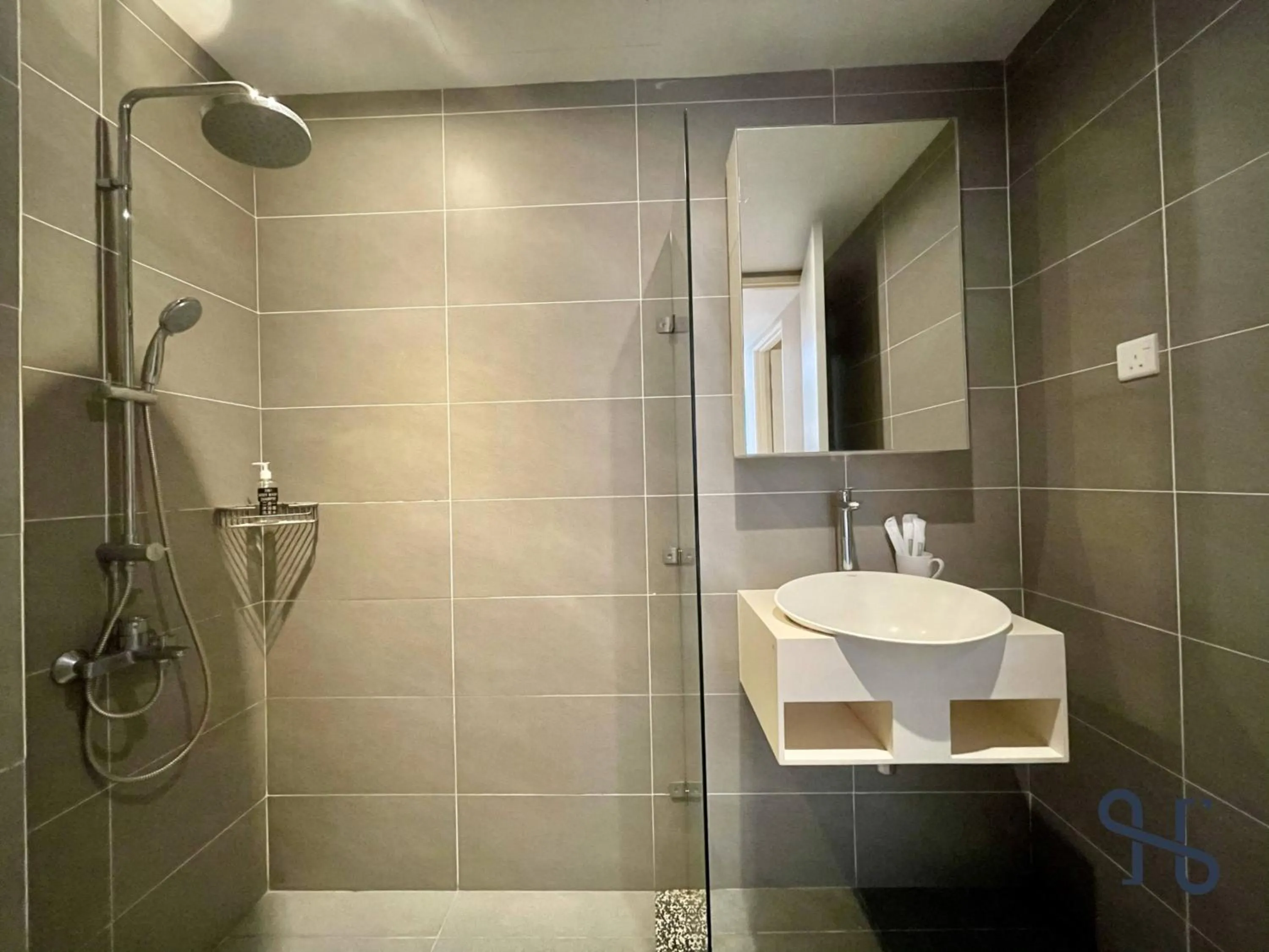 Bathroom in Homesuite' Home at Riverson Soho