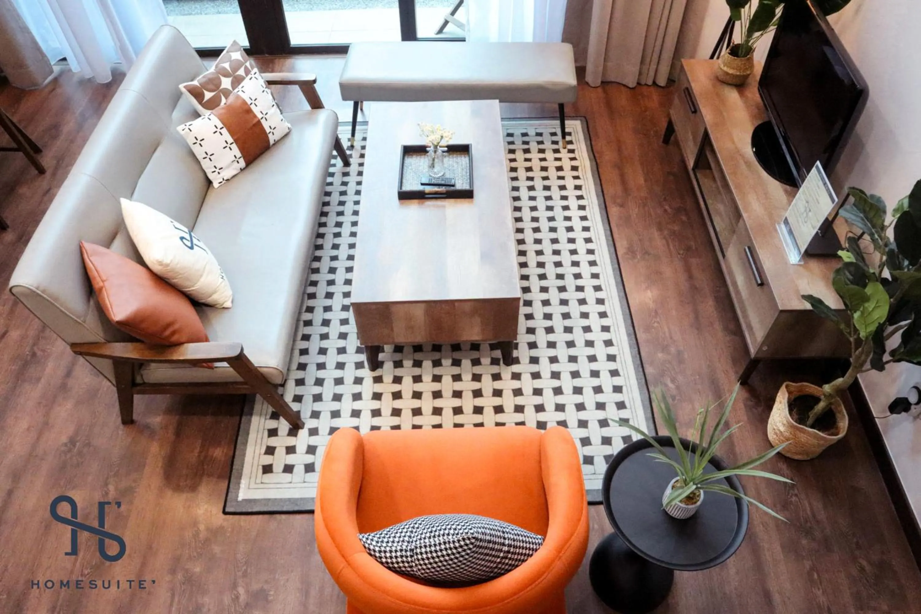 Seating area in Homesuite' Home at Riverson Soho