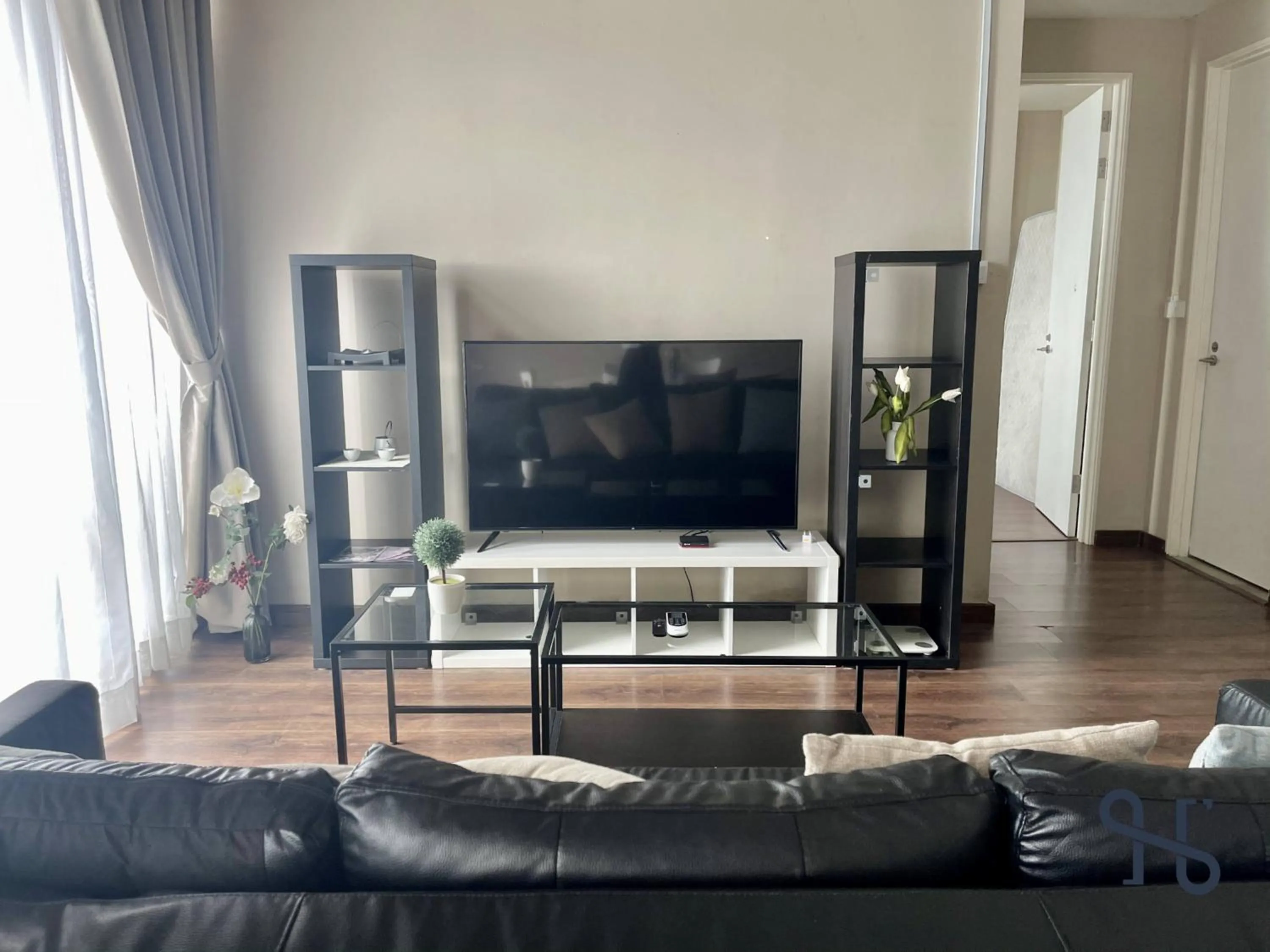 Living room in Homesuite' Home at Riverson Soho