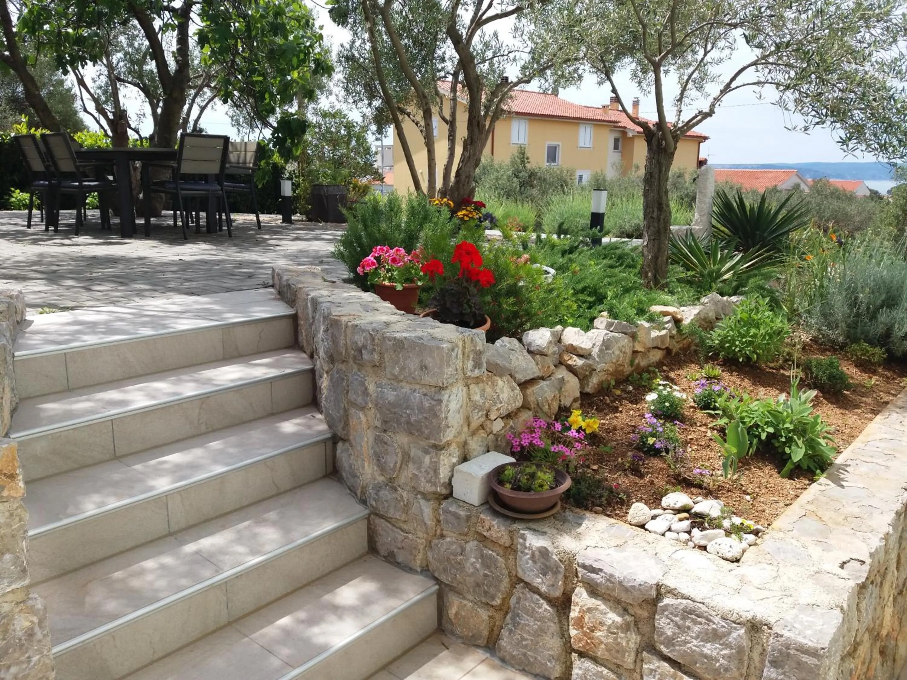 Garden in Apartmani Alma
