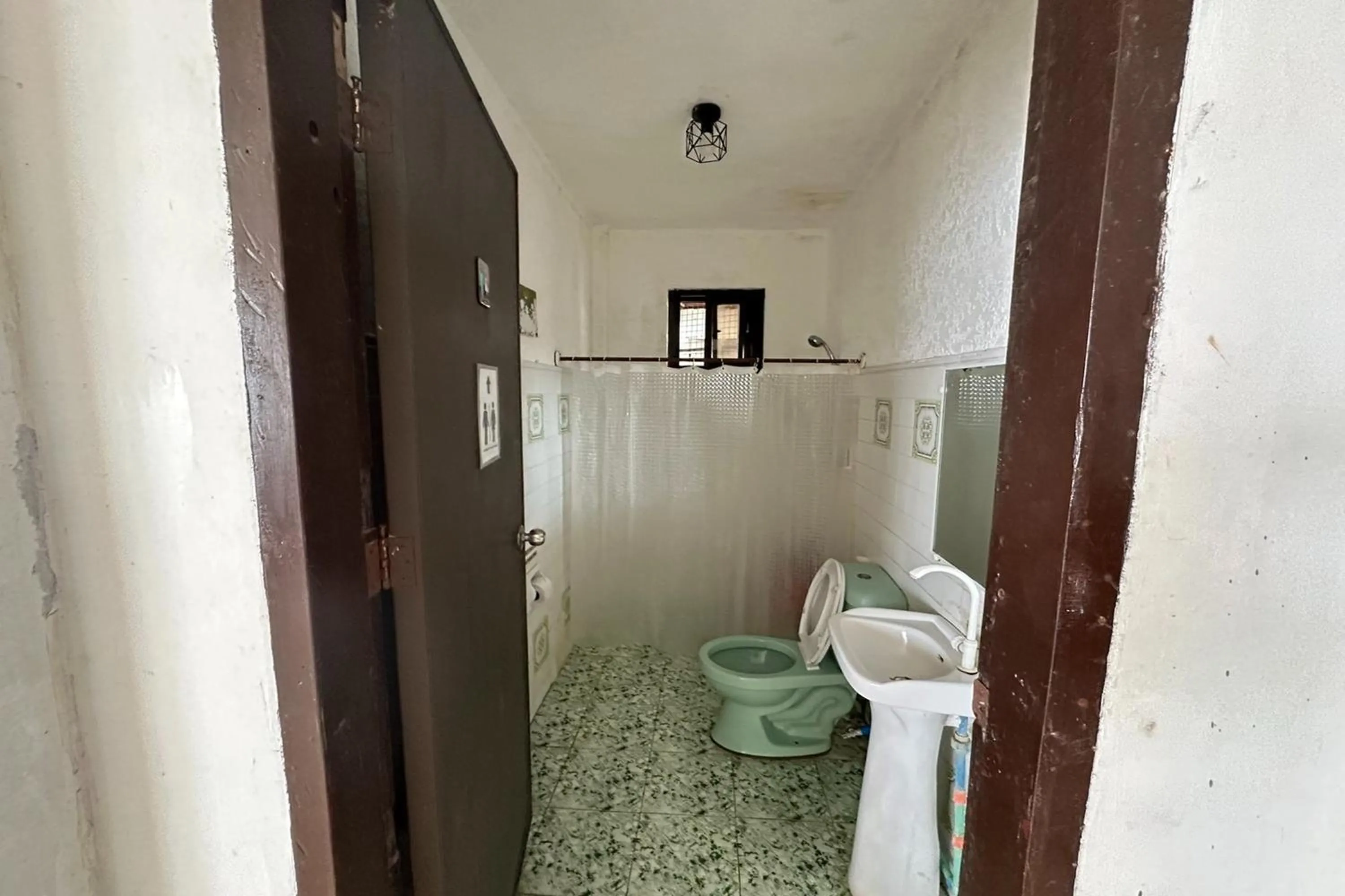 Toilet in Hardin De Corales