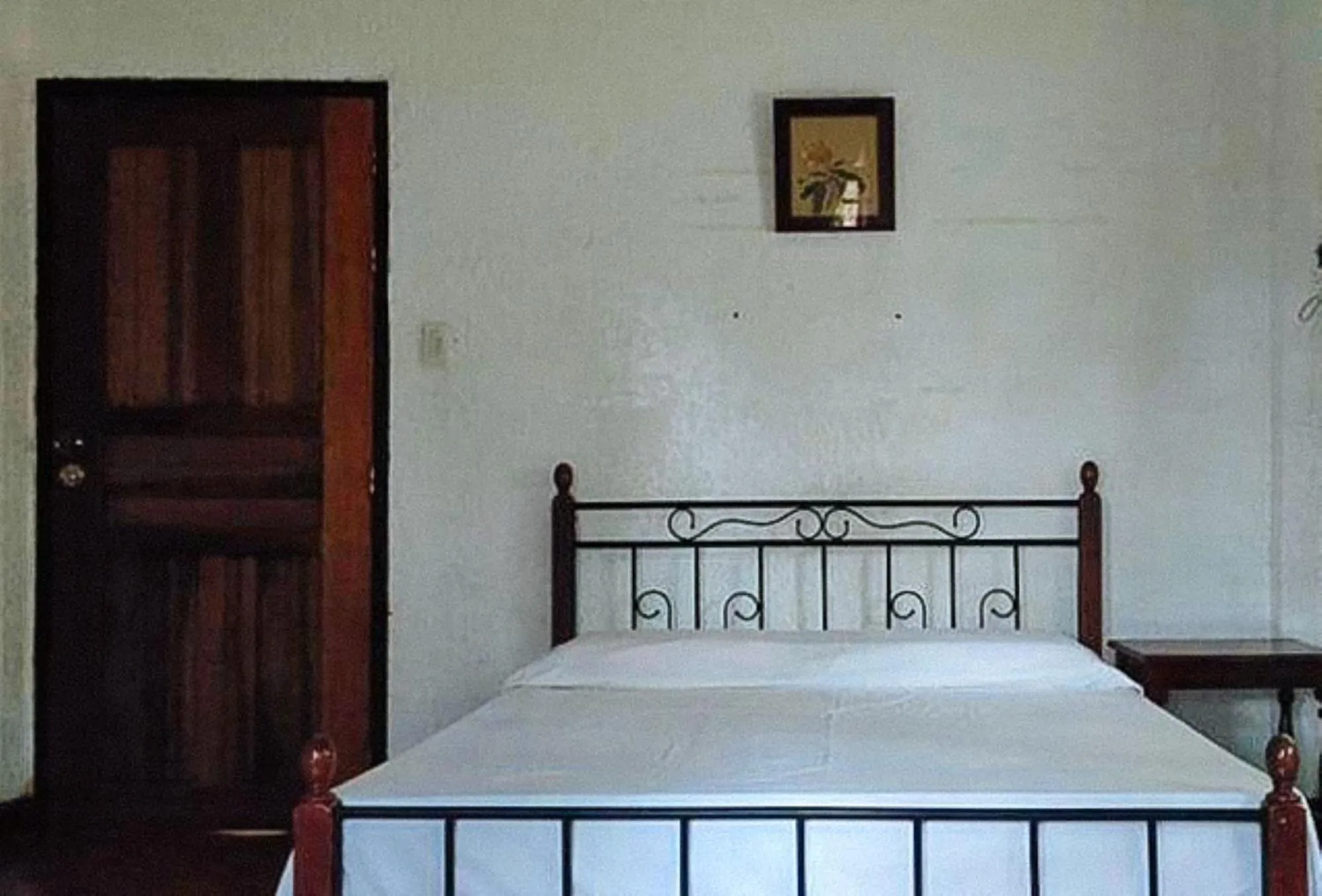 Standard Queen Room in RedDoorz Hostel Hardin De Corales La Union