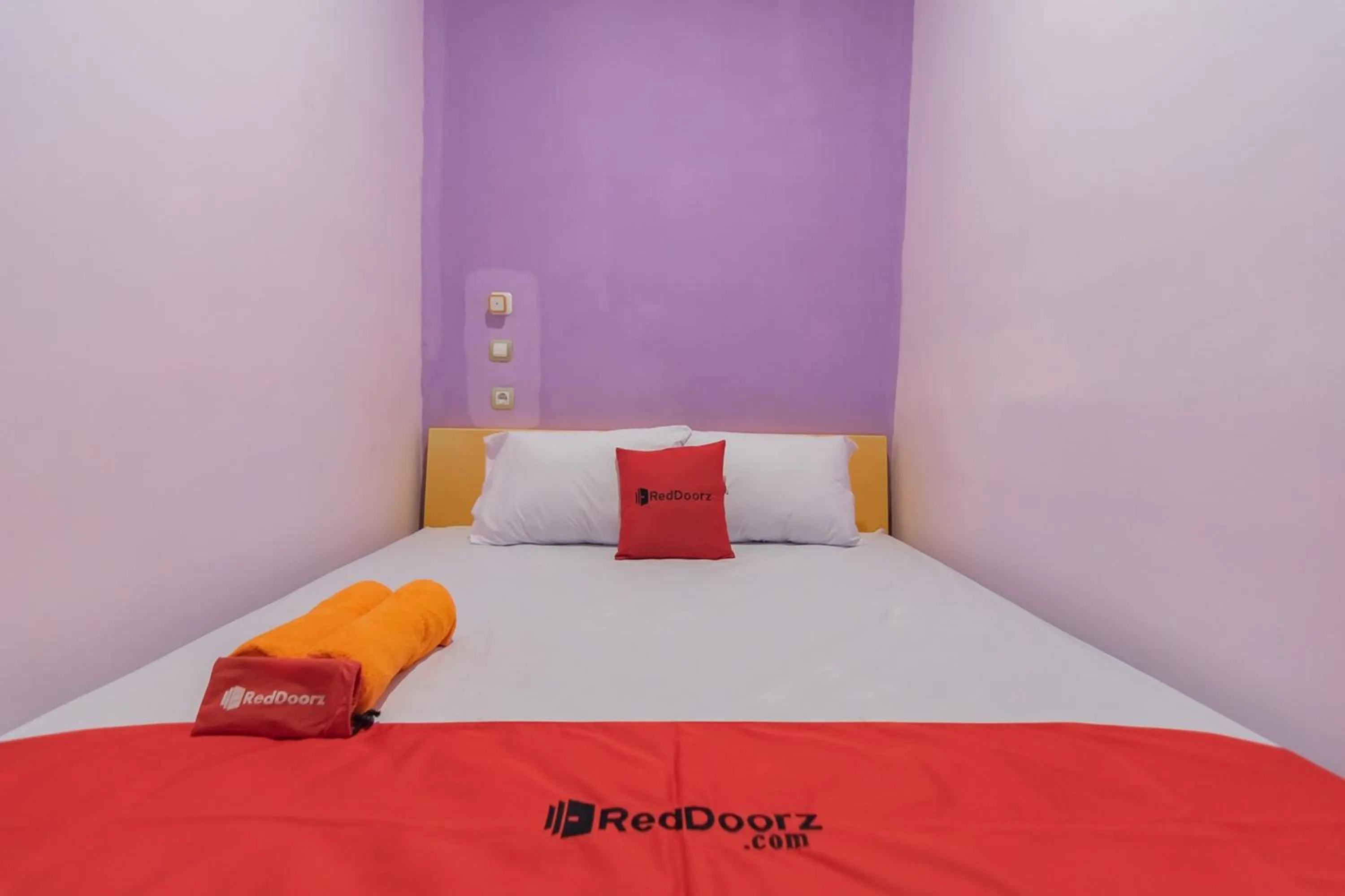 Bedroom, Bed in RedDoorz @ Cipanas Garut