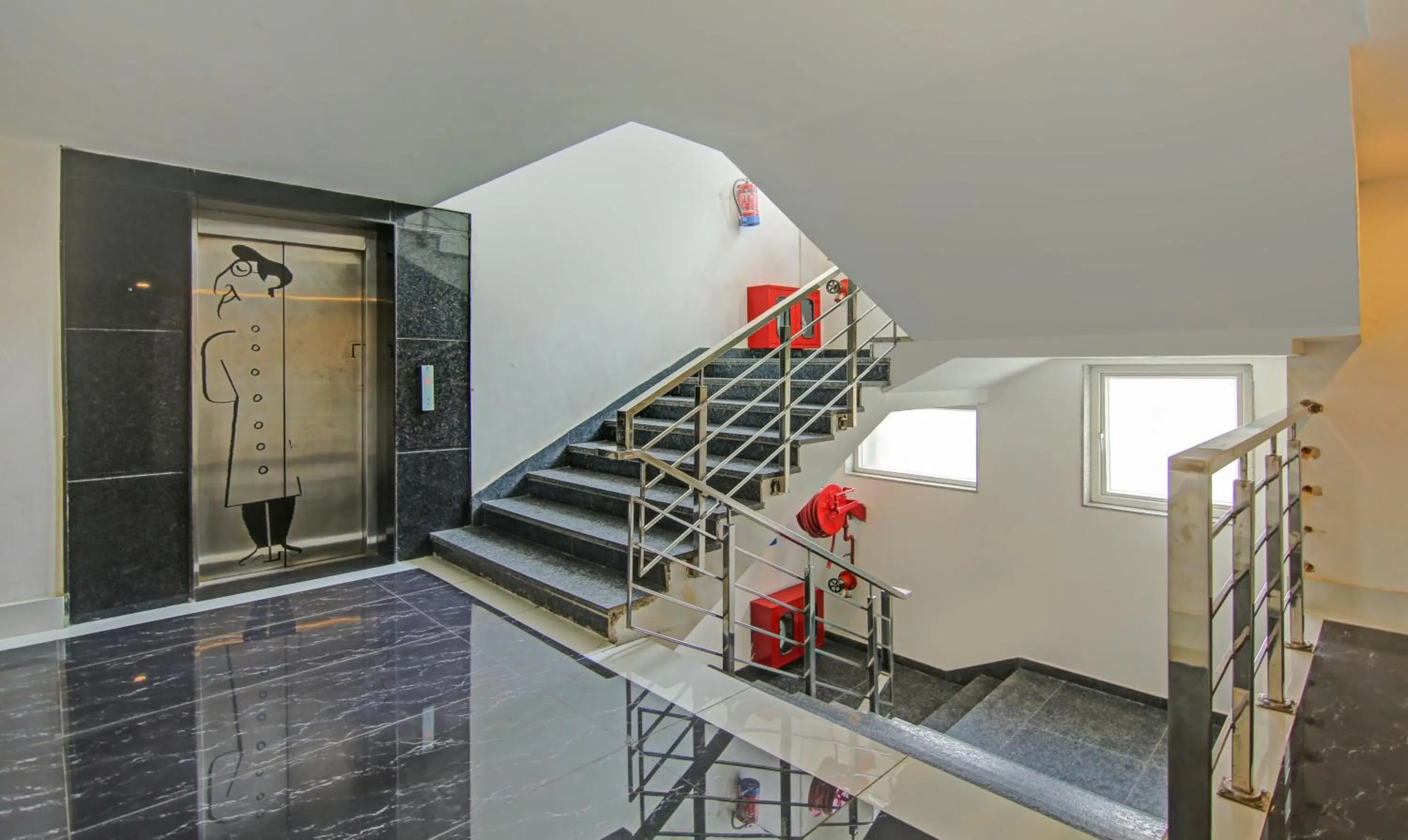 Lobby or reception in Town Pallace Inn - Hotel in New Delhi