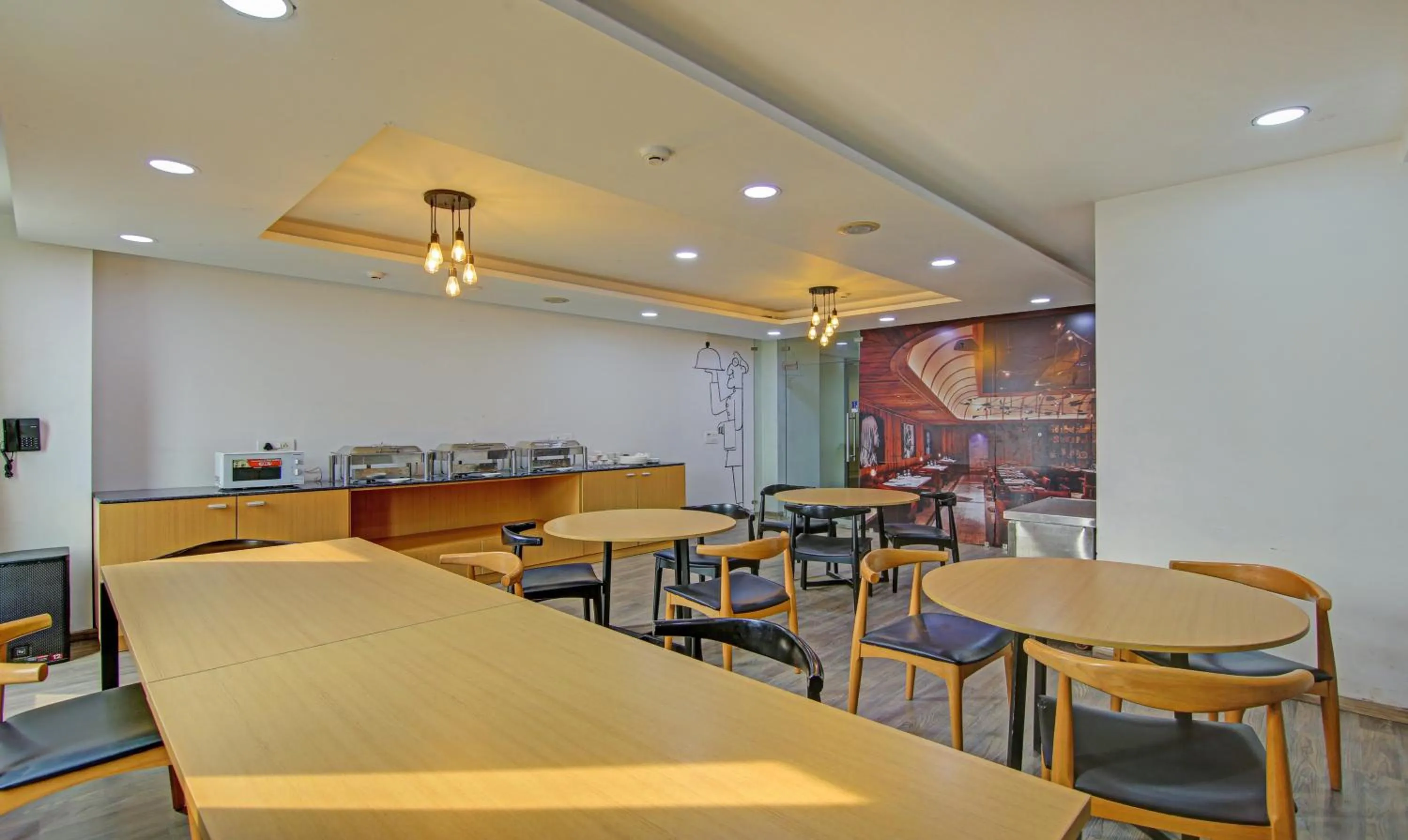 Restaurant/places to eat in Town Pallace Inn - Hotel in New Delhi