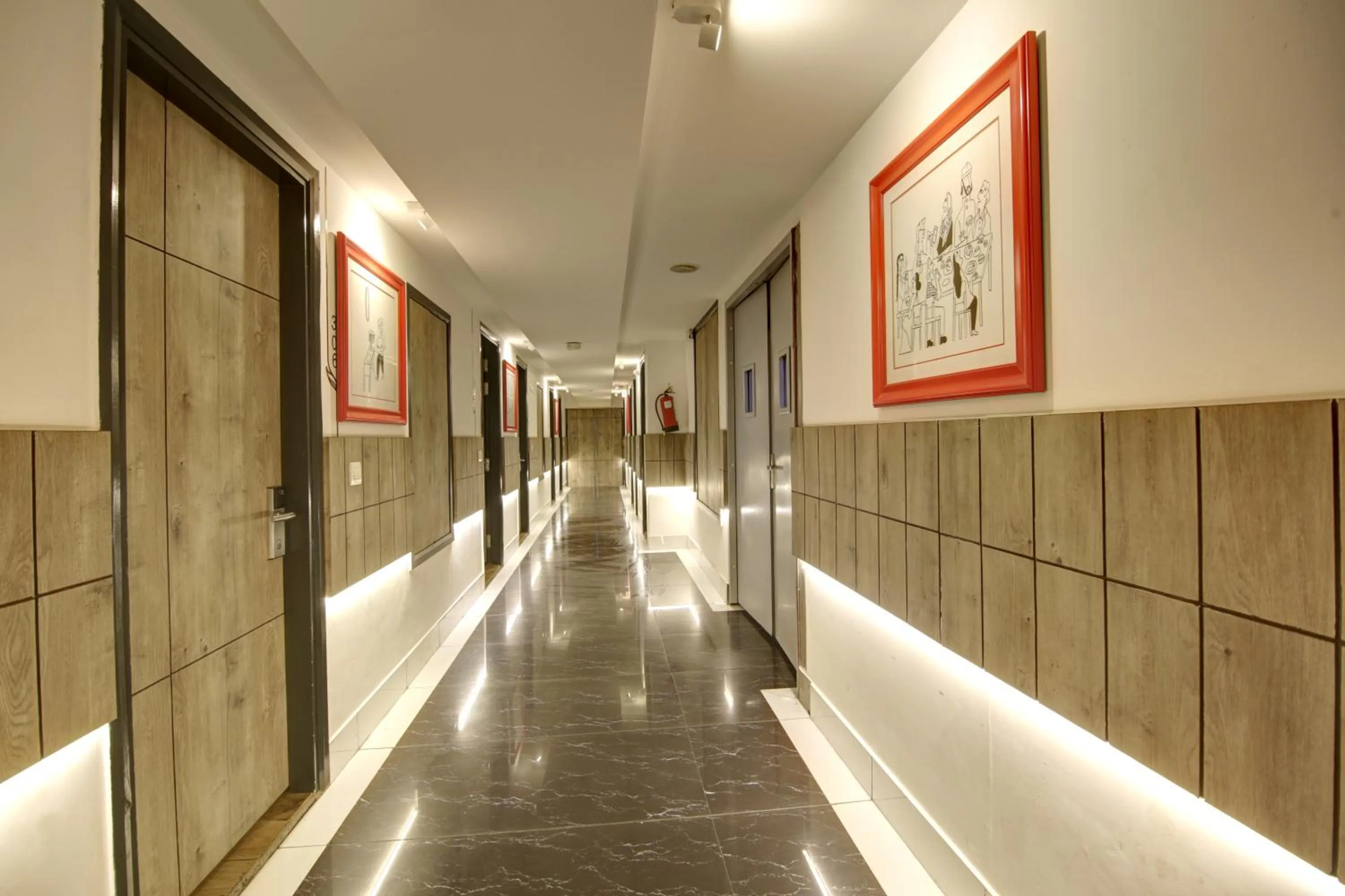 Lobby or reception in Town Pallace Inn - Hotel in New Delhi