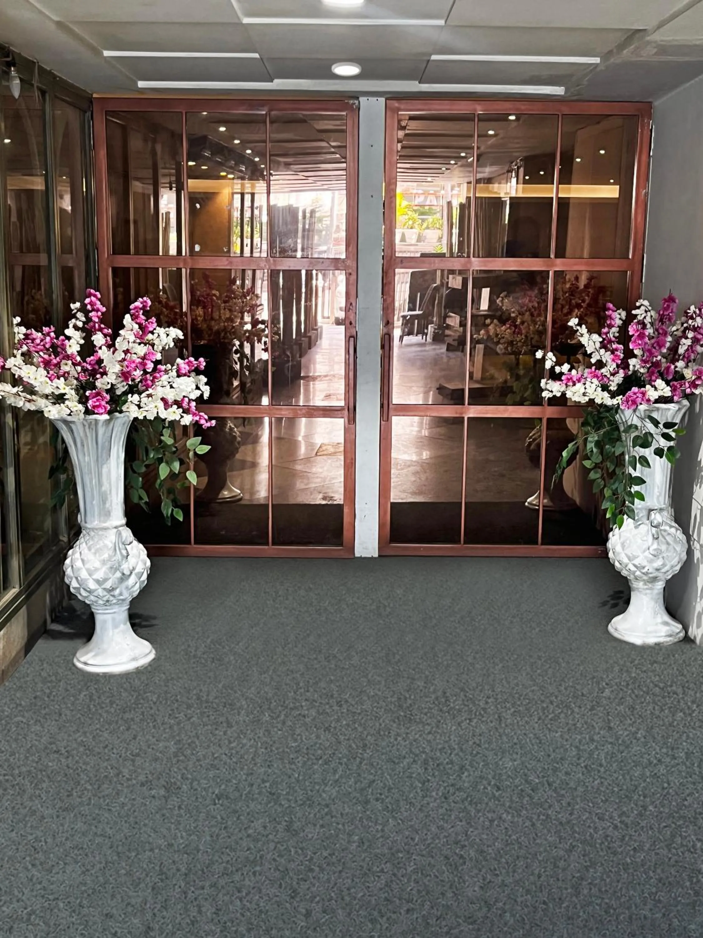 Property building in Town Pallace Inn - Hotel in New Delhi