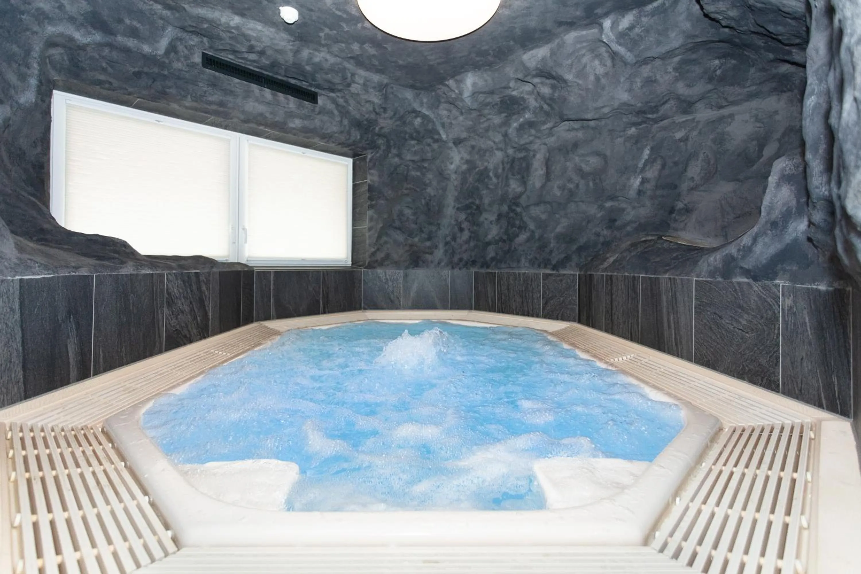 Swimming pool in Landhaus Rohregger