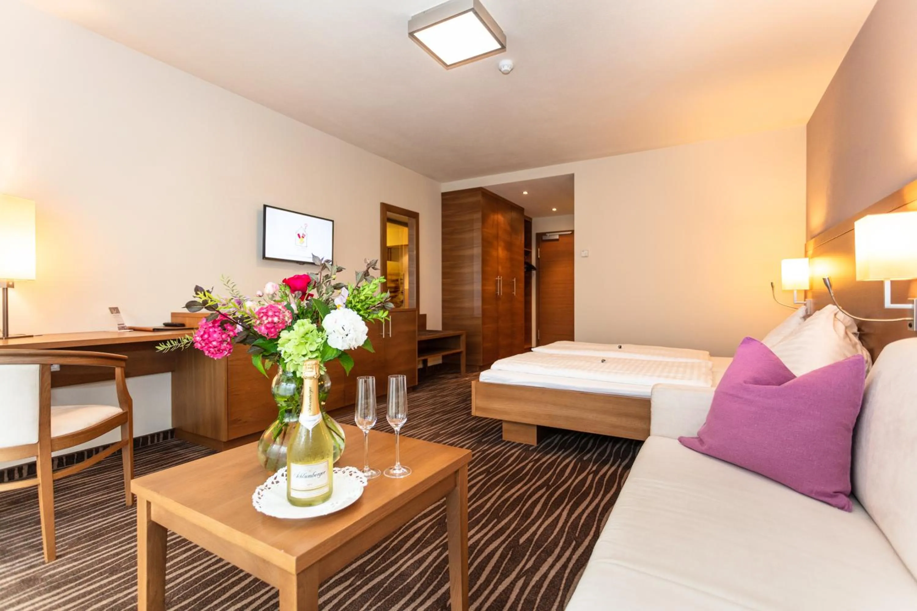 Photo of the whole room, Bed in Landhaus Rohregger