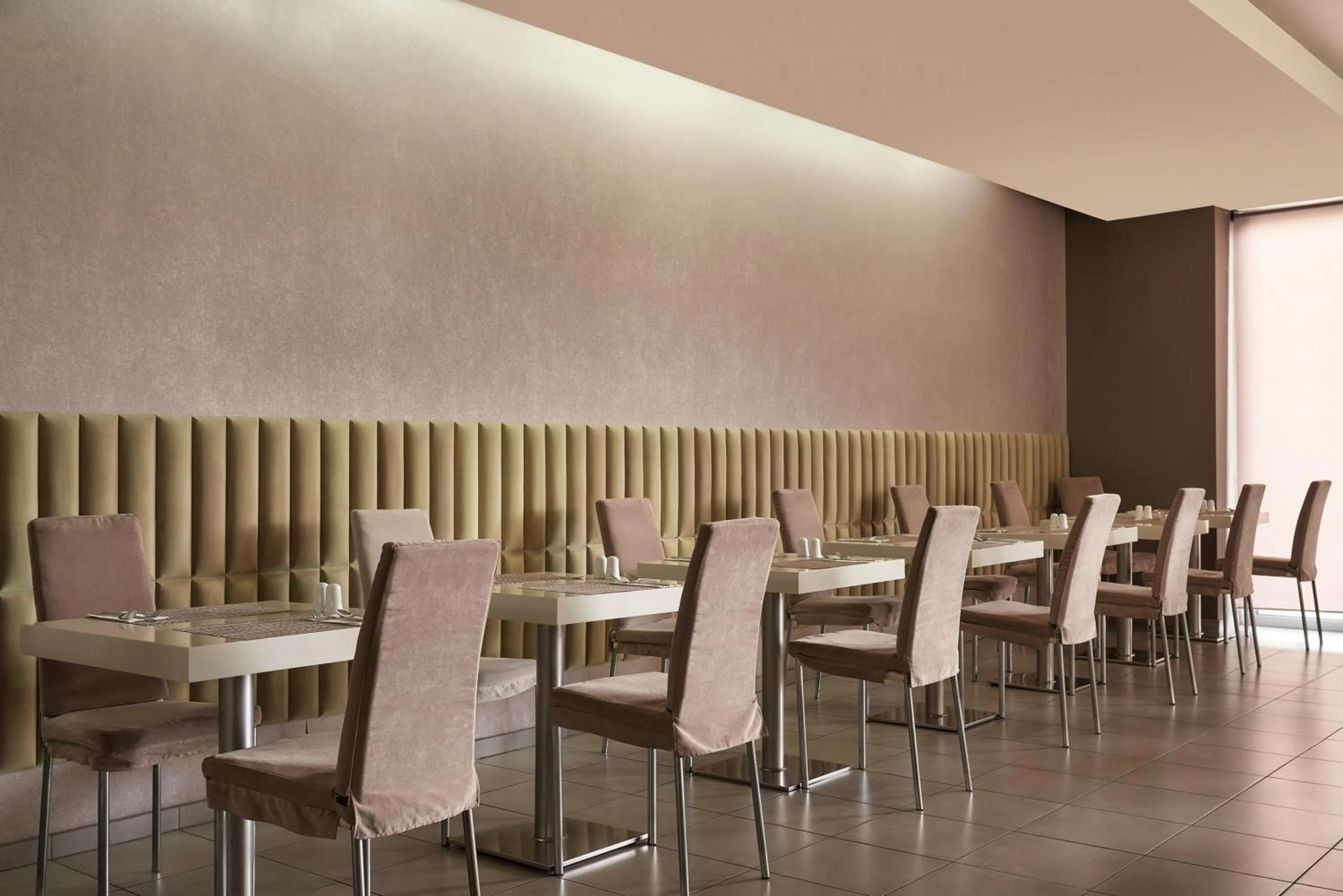 Restaurant/places to eat in Lato Annex Boutique Rooms