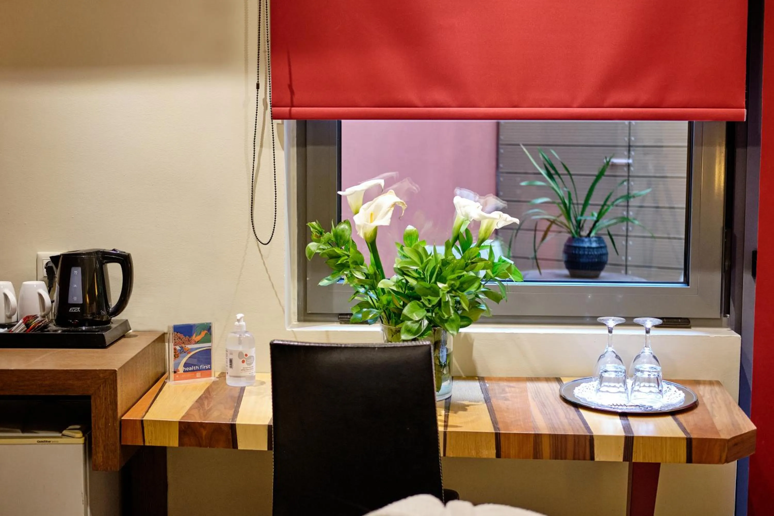 Coffee/tea facilities in Lato Annex Boutique Rooms